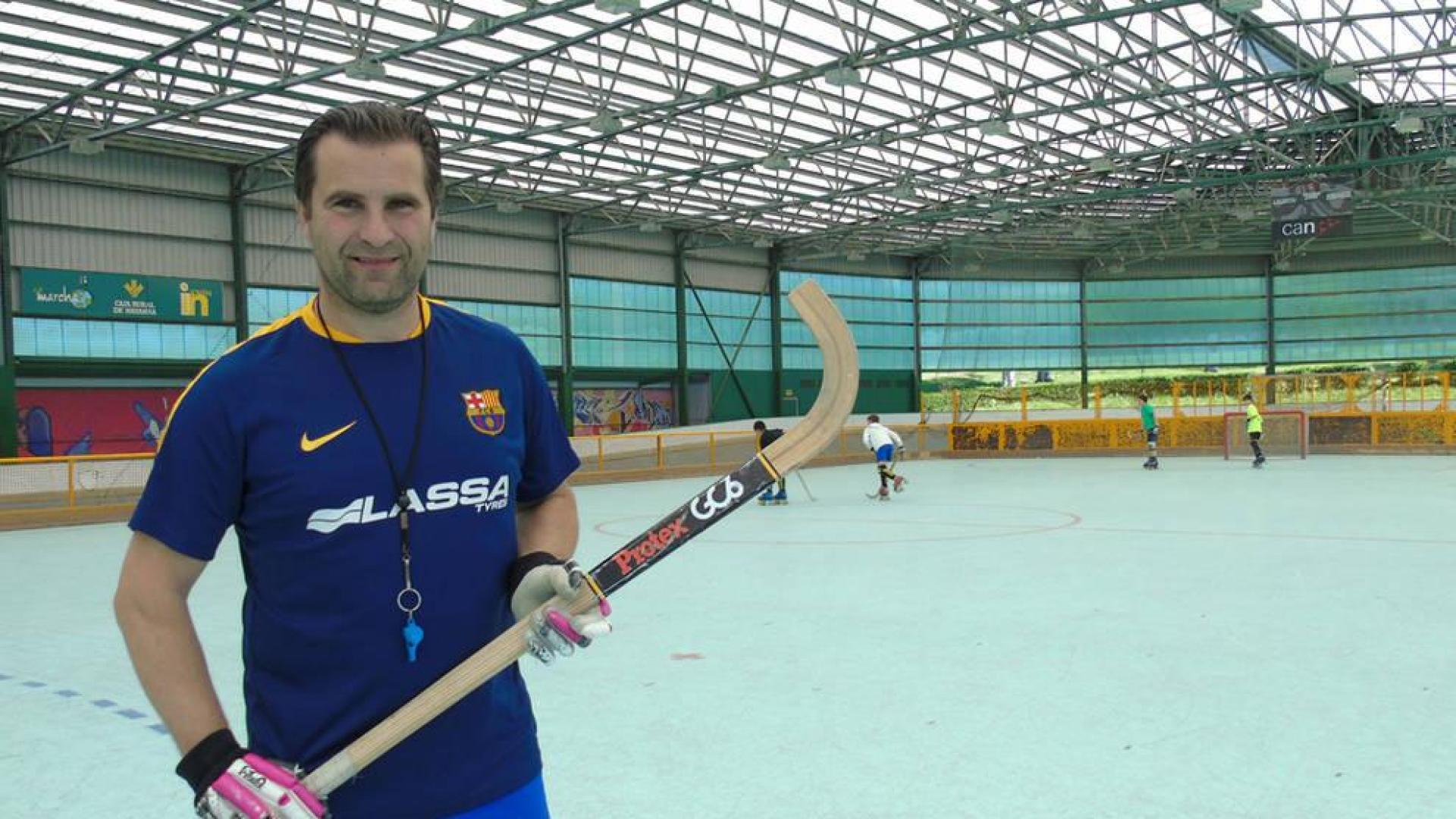 Clases de hockey en Lagunak con un doble campeón del mundo