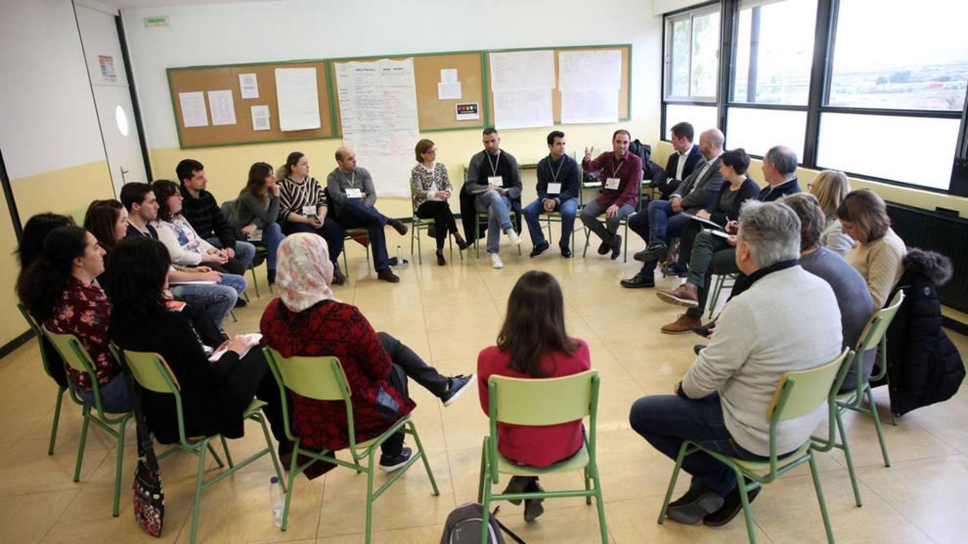 Imagen de una de las sesiones celebradas por los alumnos de la Lanzadera de Empleo de Tudela.