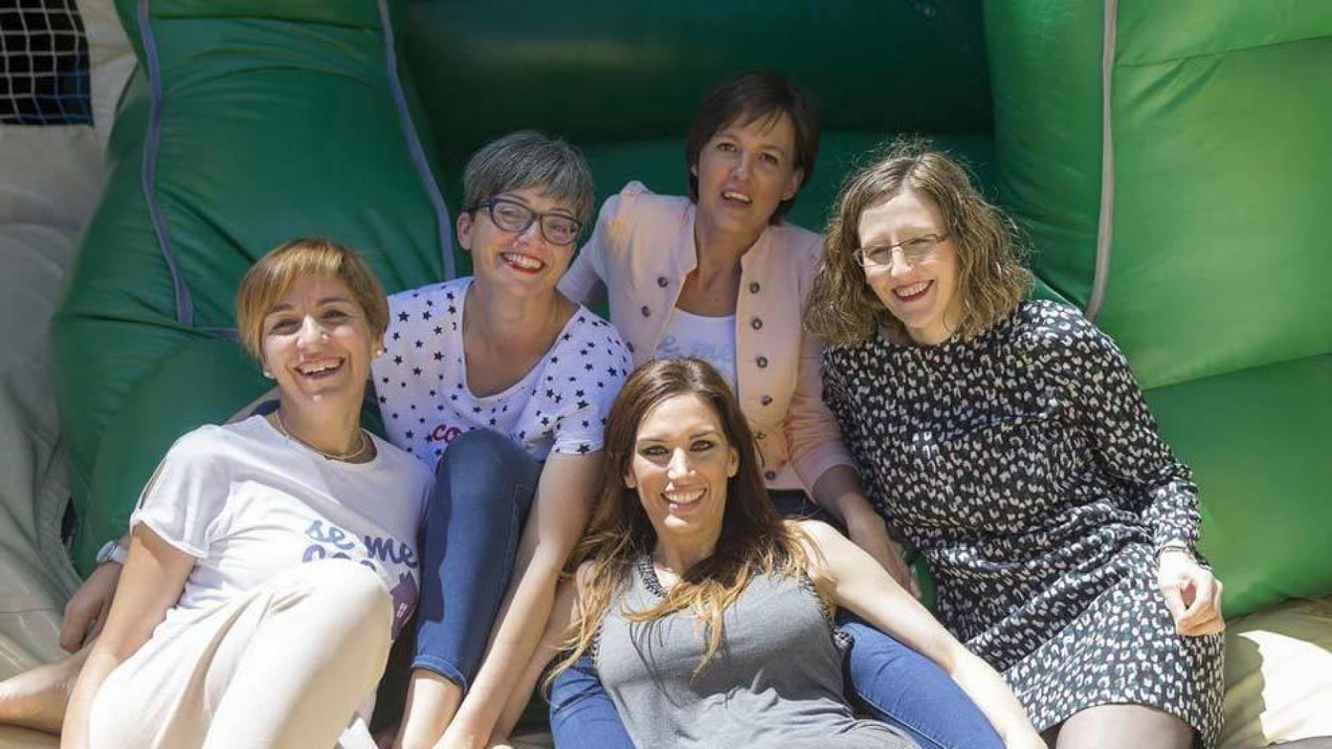 Un apoyo entre madres 'enredadas'