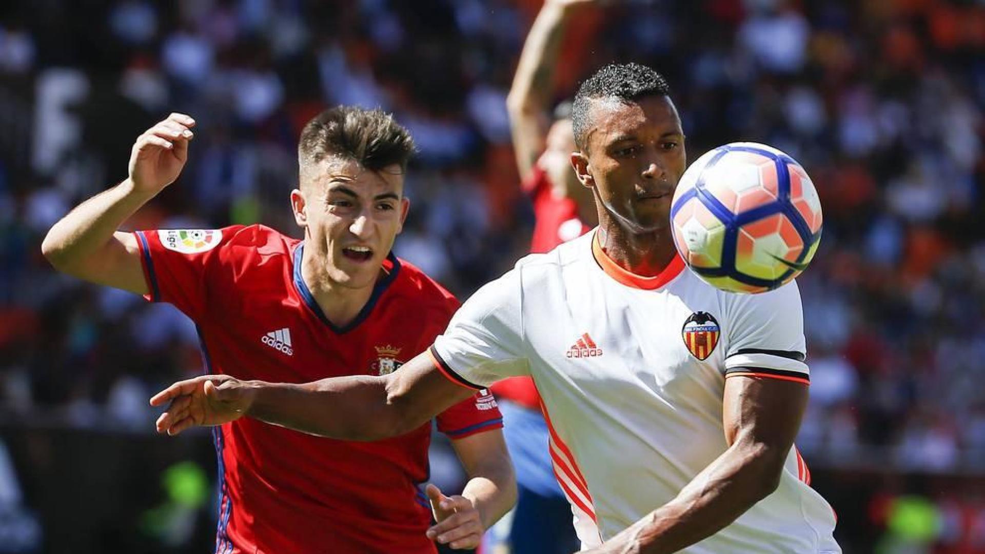 Disfruta de las mejores imágenes del partido entre Valencia y Osasuna disputado en Mestalla (4-1)