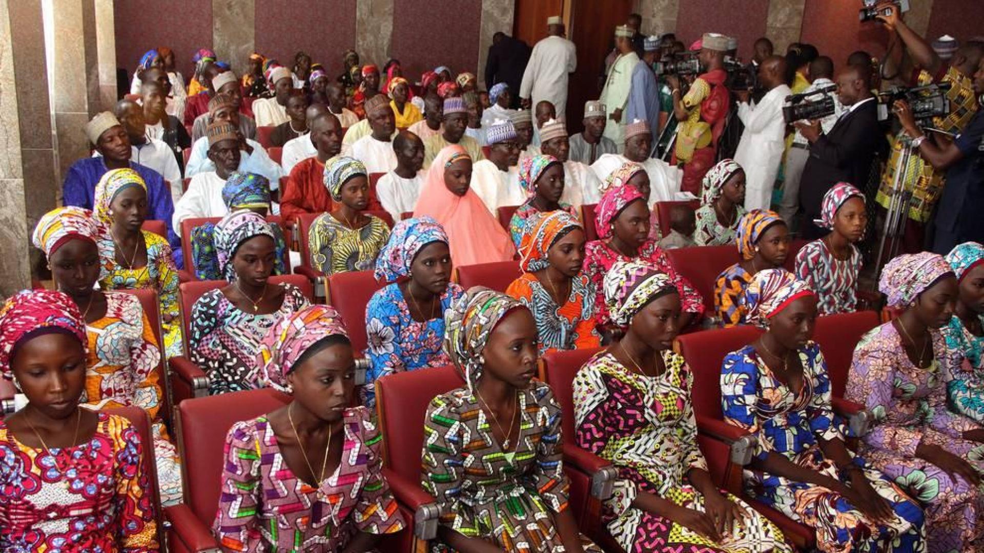 Boko Haram libera a 82 niñas de las casi 200 que mantenía secuestradas en Nigeria