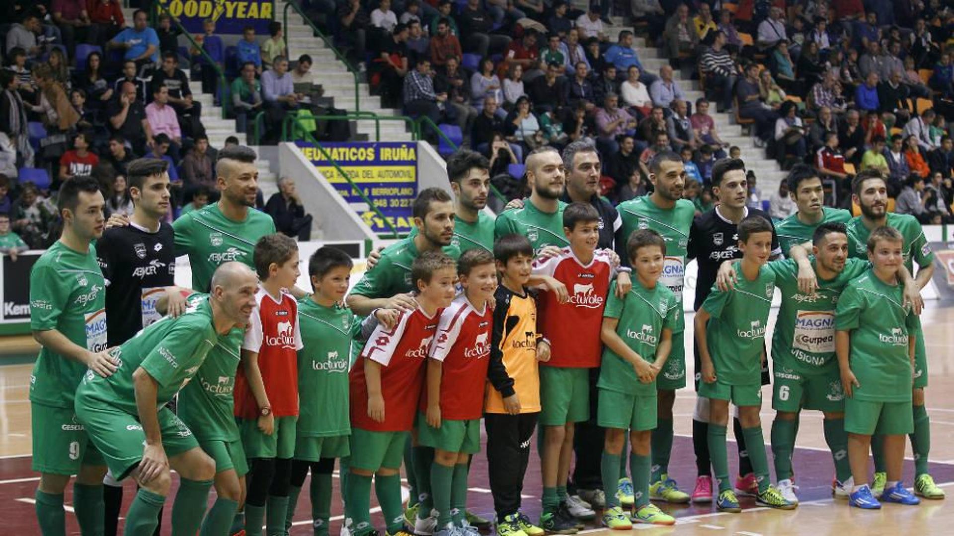 La plantilla del Xota, antes de un partido.