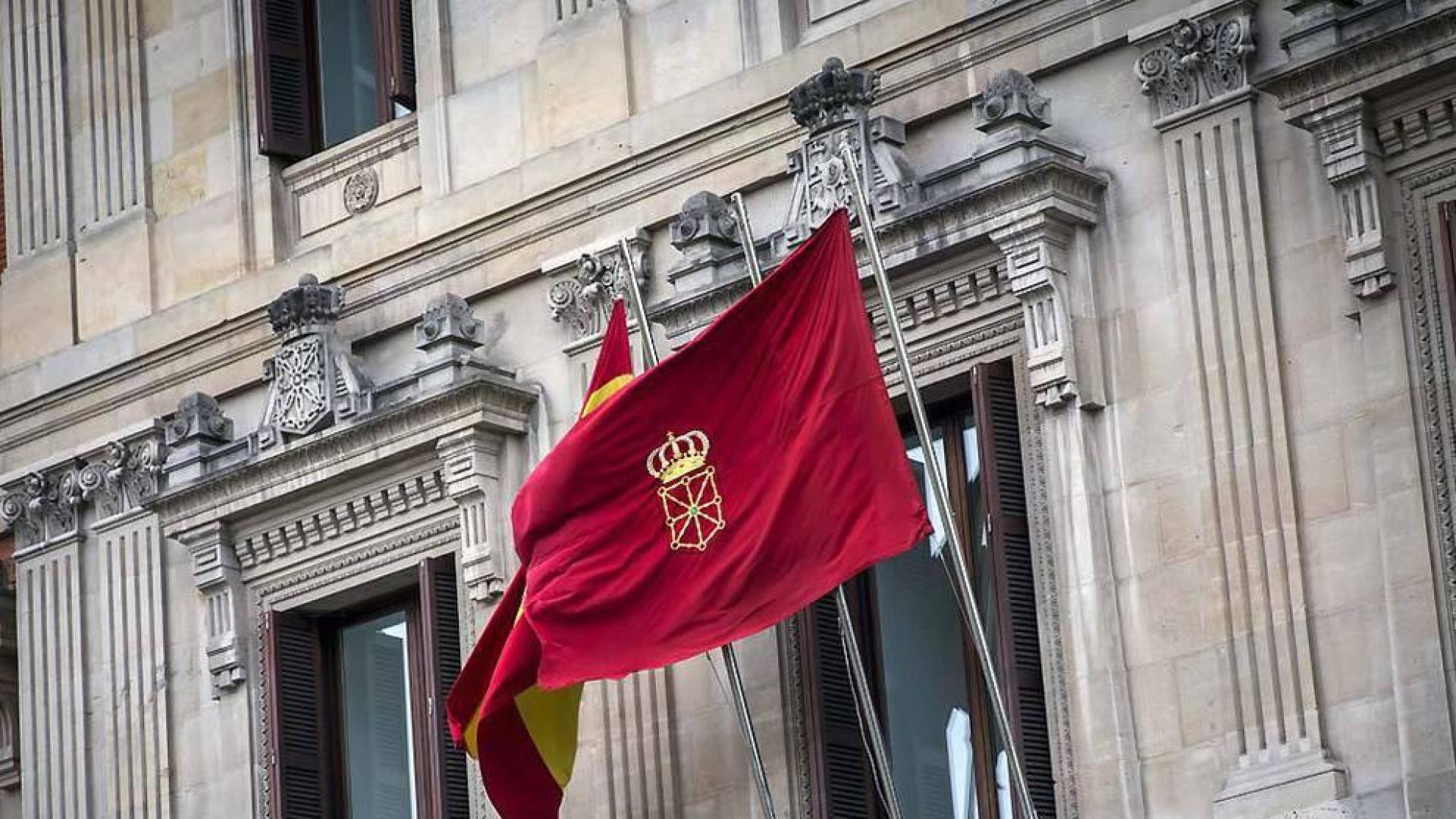 La derogación de la ley no permite poner la ikurriña en instituciones navarras