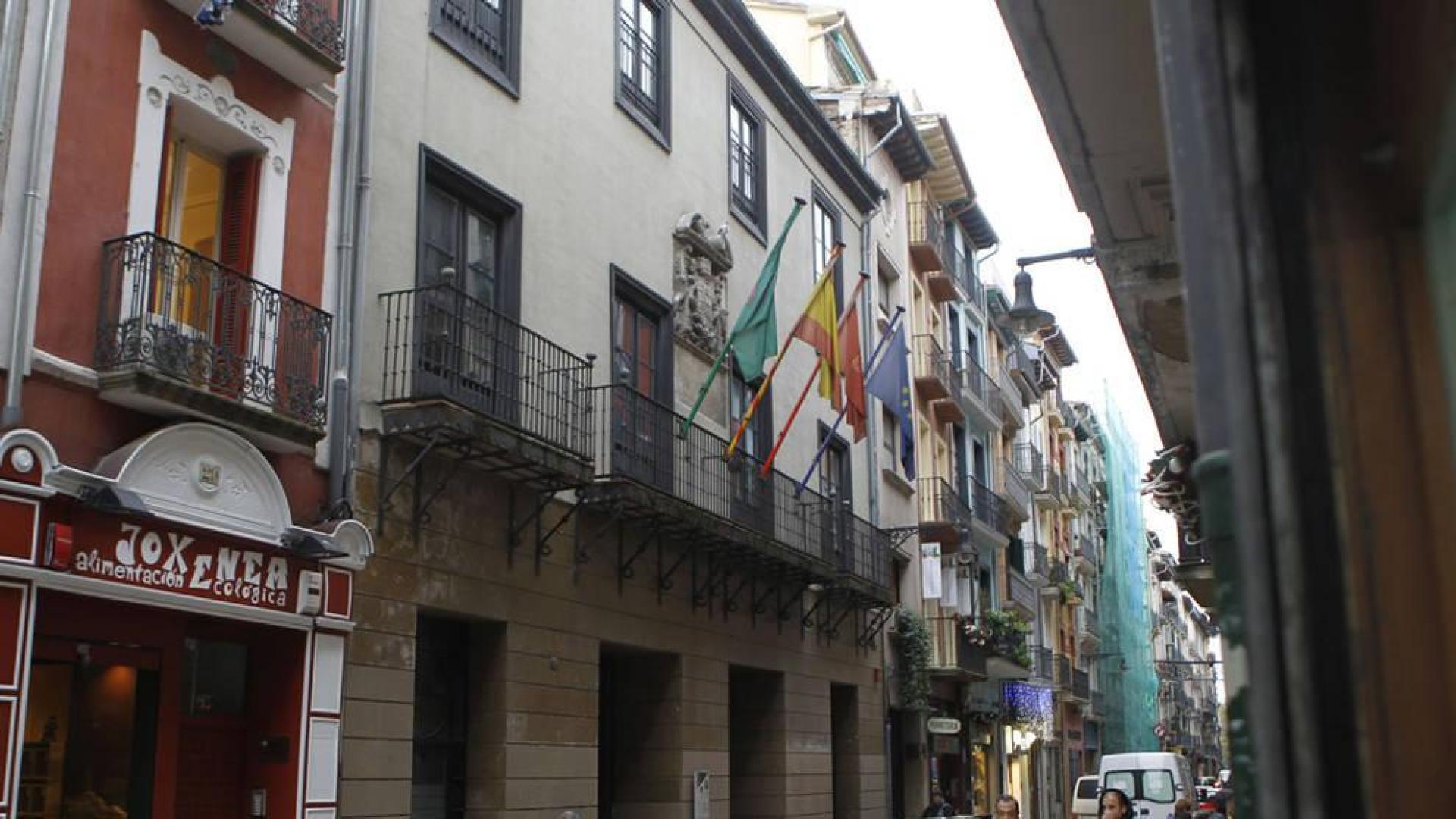 ​La ciudadanía decidirá el uso del Palacio Redín y Cruzat en un proceso participativo