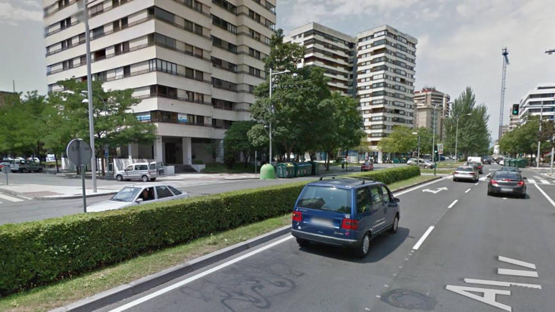 Herida una joven en un choque de tres vehículos en la avenida Sancho el Fuerte