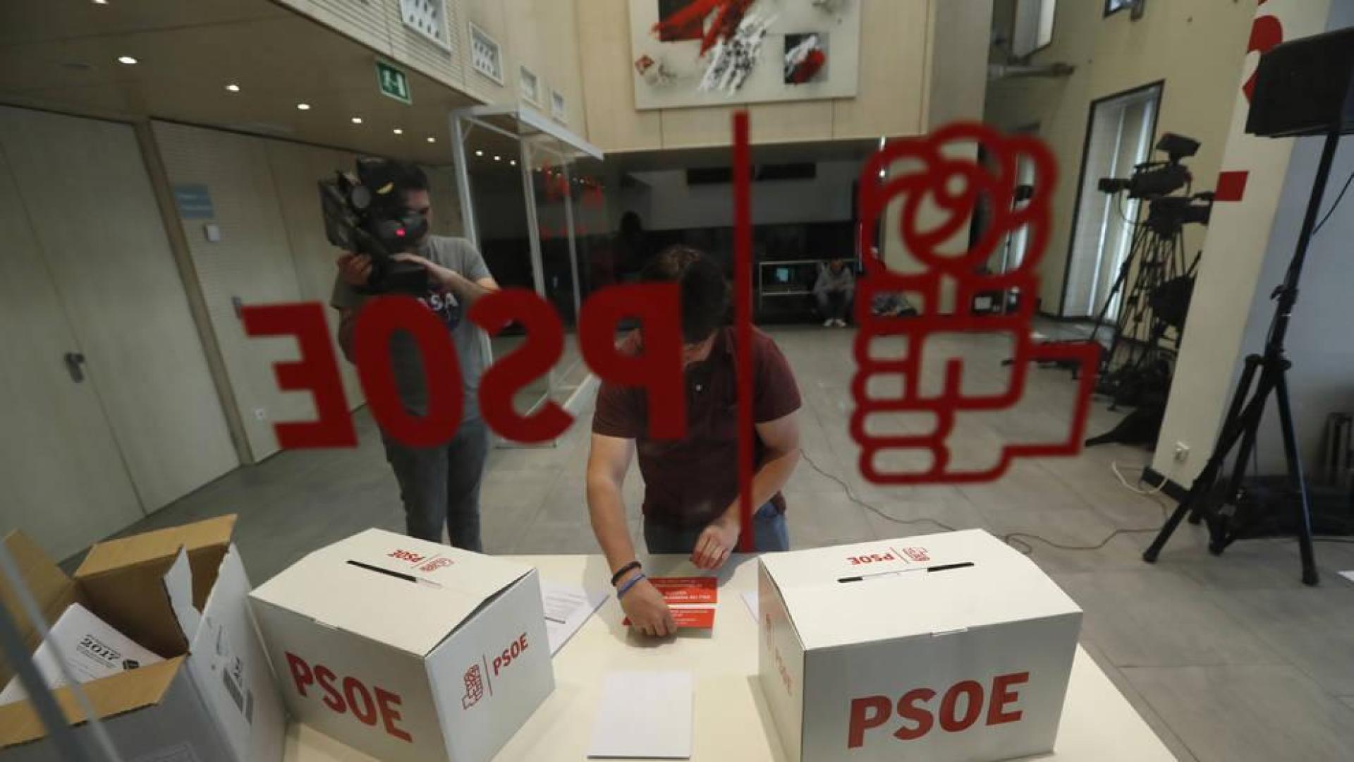 El PSOE elige líder con su herida en carne viva