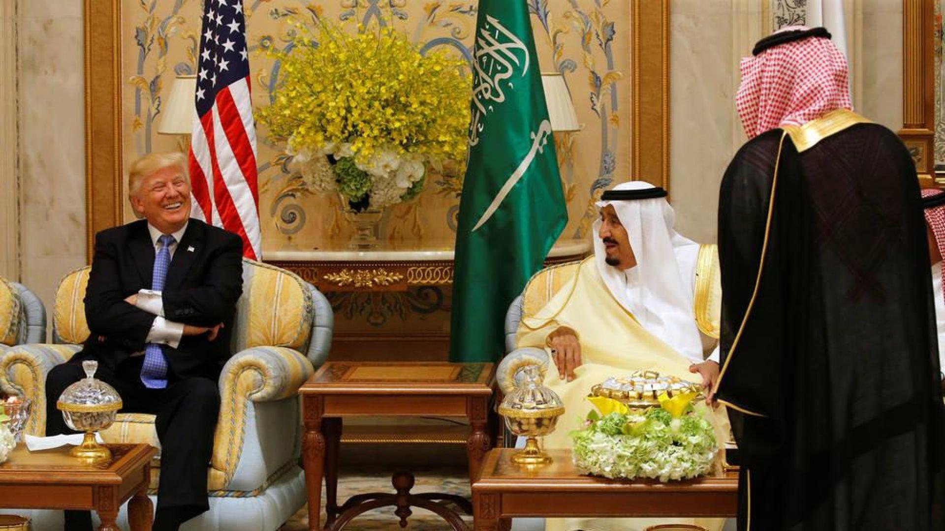 Trump pide en Arabia Saudí unidad para luchar contra el extremismo islamista