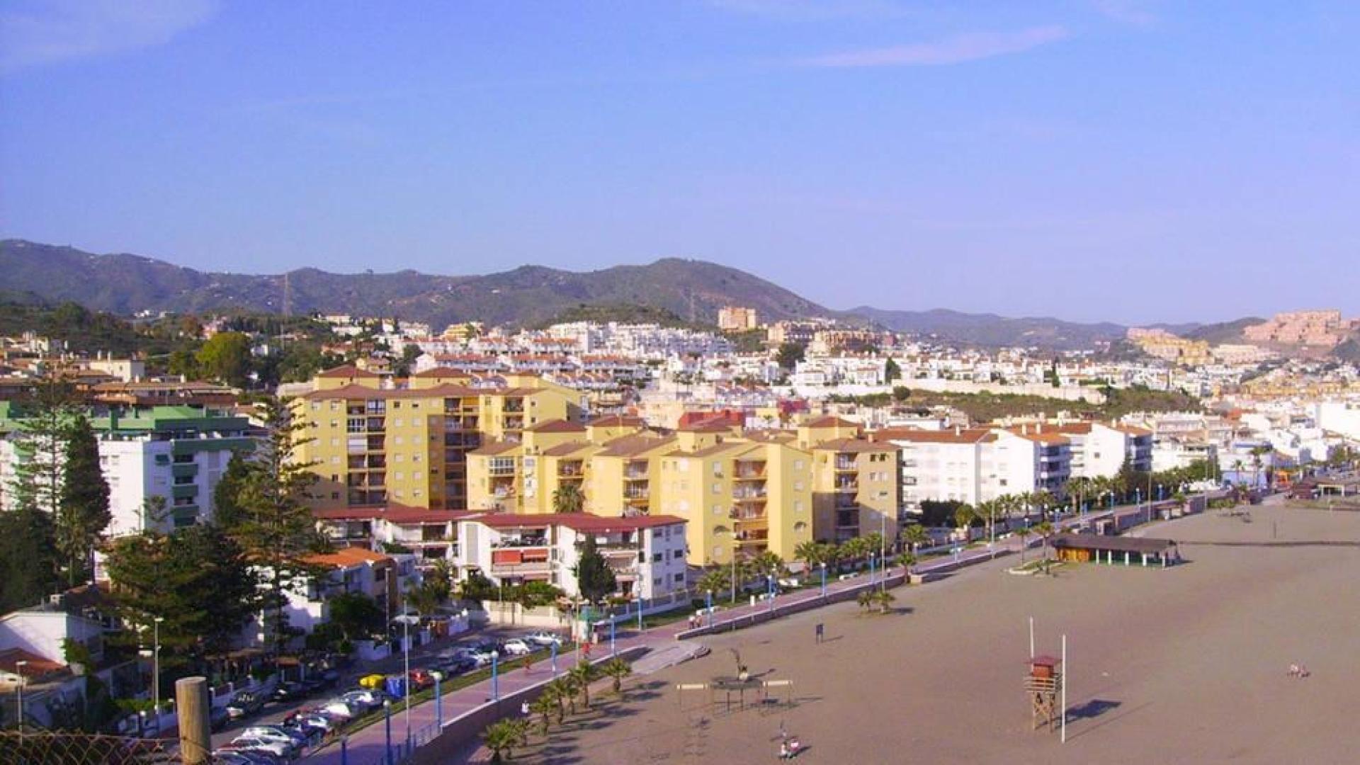 Fallece un niño de tres años tras caer en una piscina en Rincón de la Victoria (Málaga)