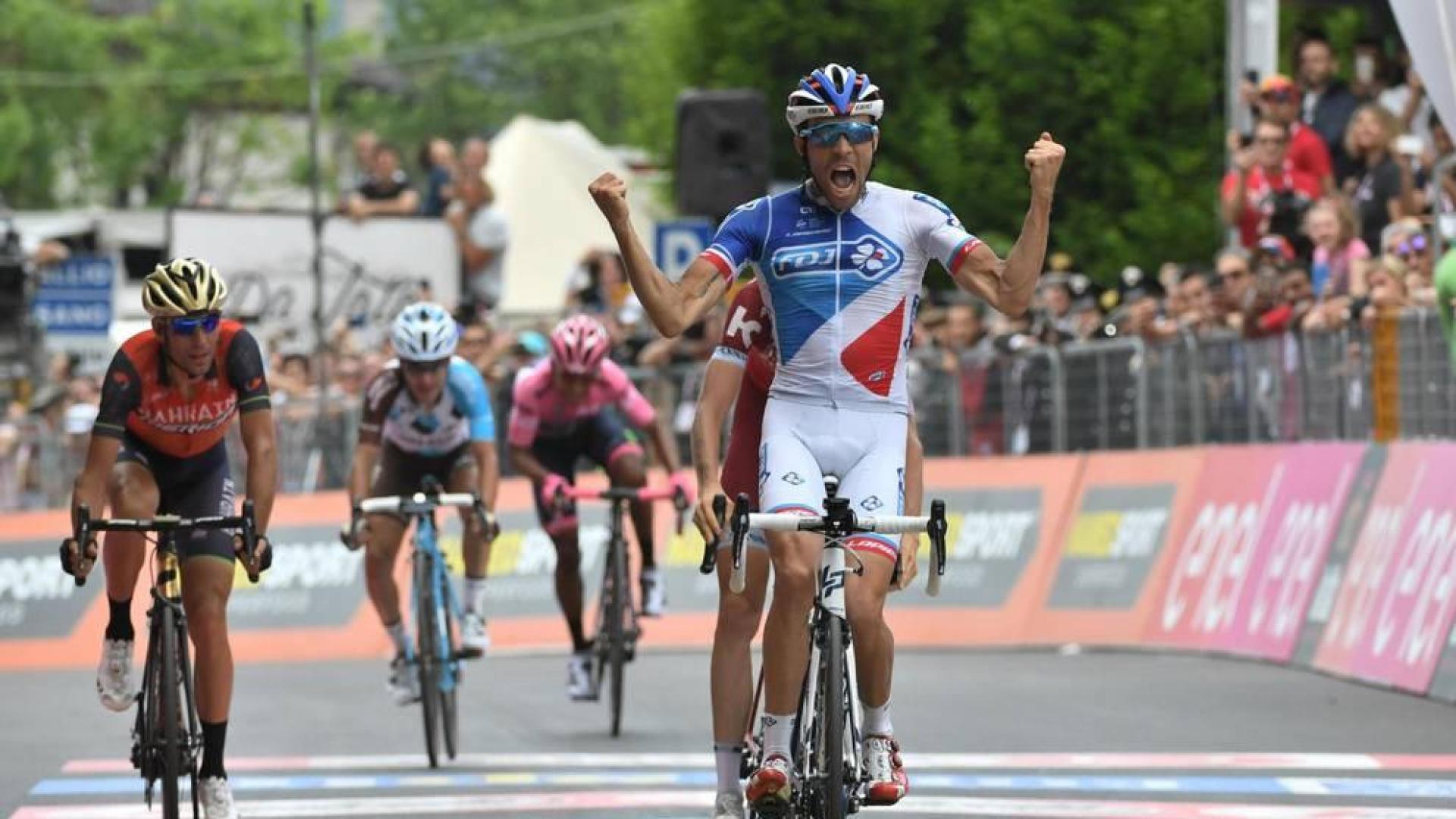 Pinot se lleva la etapa al esprint y Quintana araña 15 segundos a Dumoulin