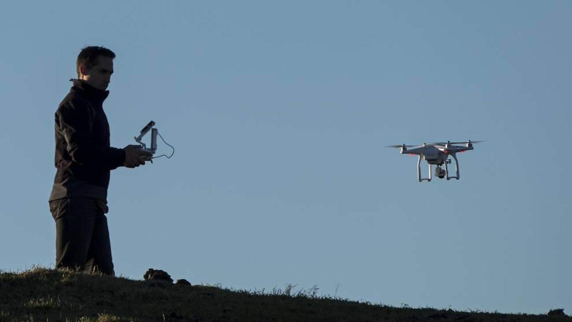 Los drones usados como hobby no pueden superar los 120 metros de altura en vuelo.