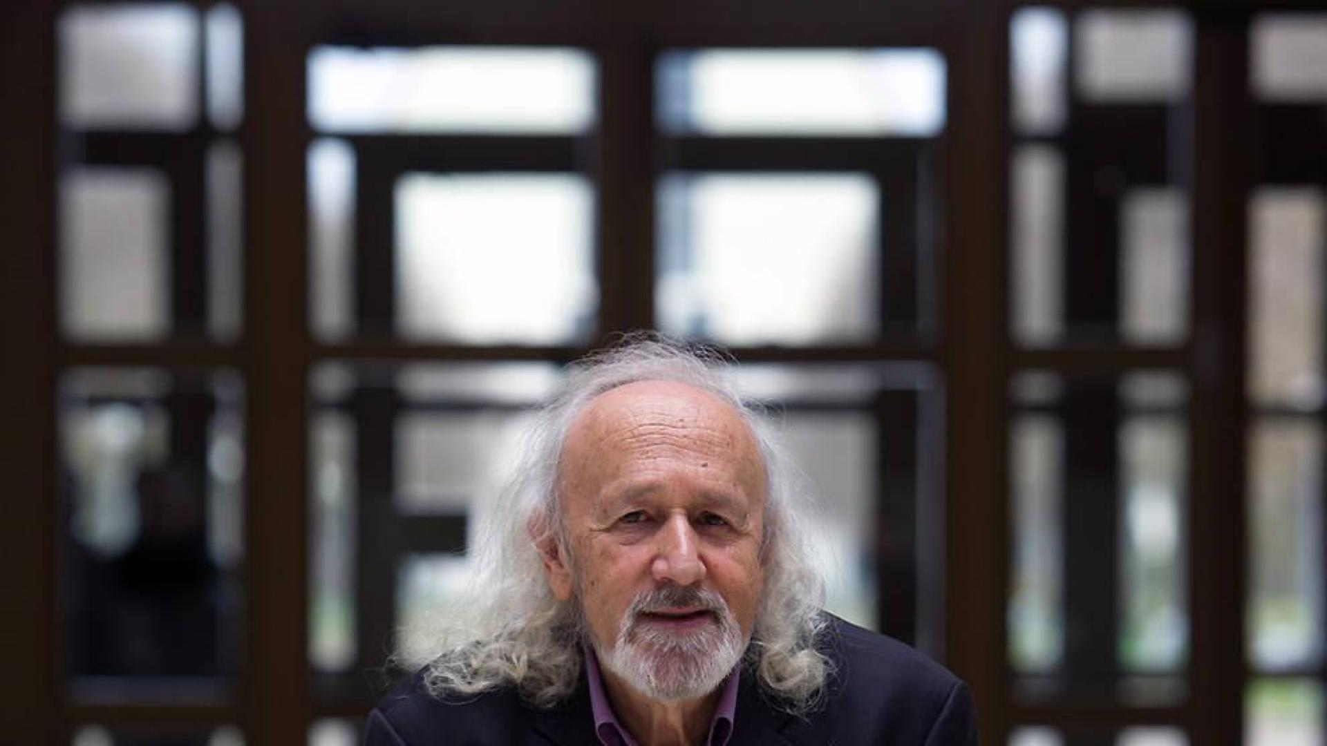 Montxo Armendáriz: "Lo que conocíamos como cine está desapareciendo"
