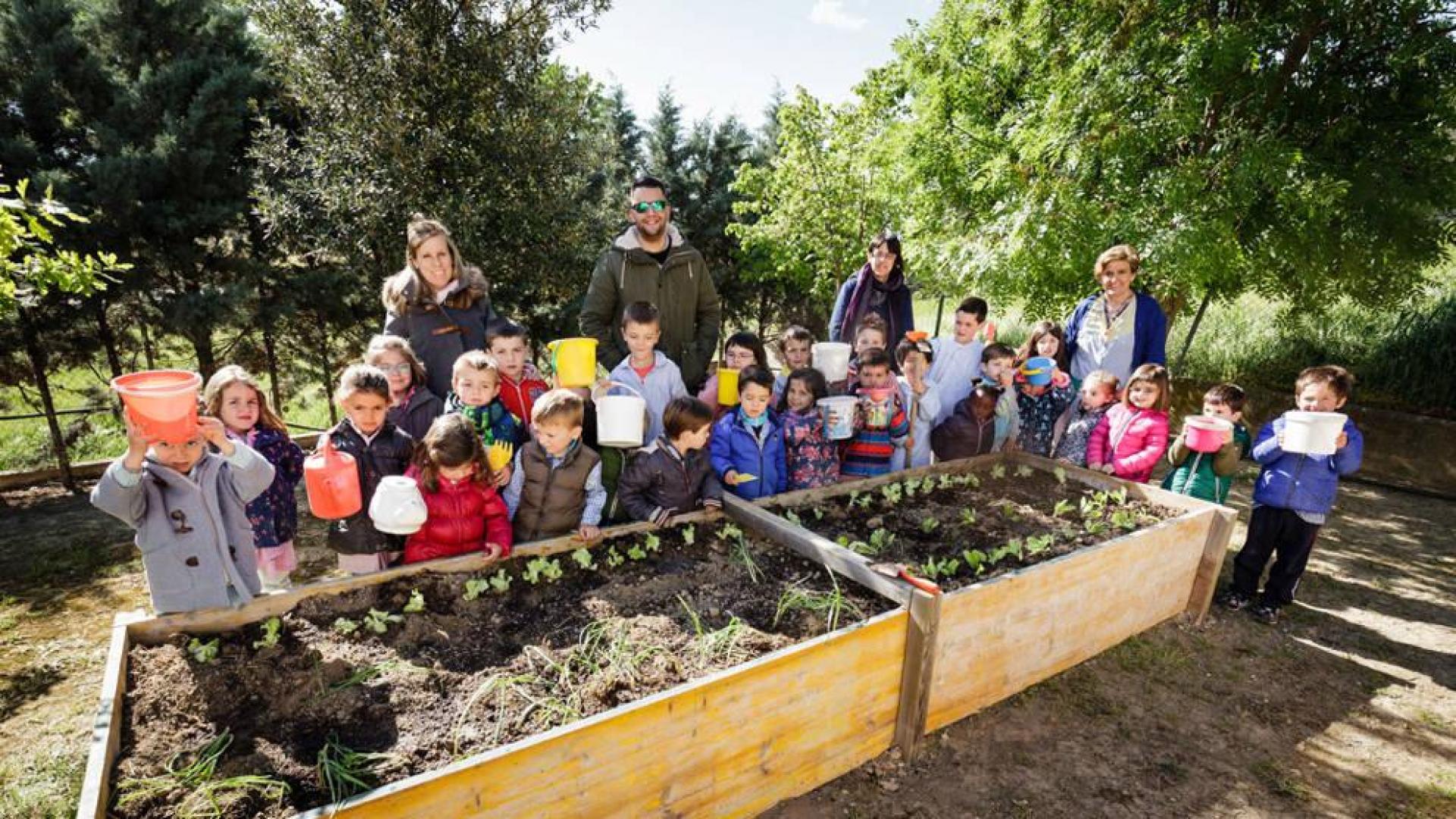 Valdizarbe completa con una guía el proyecto de huertos escolares