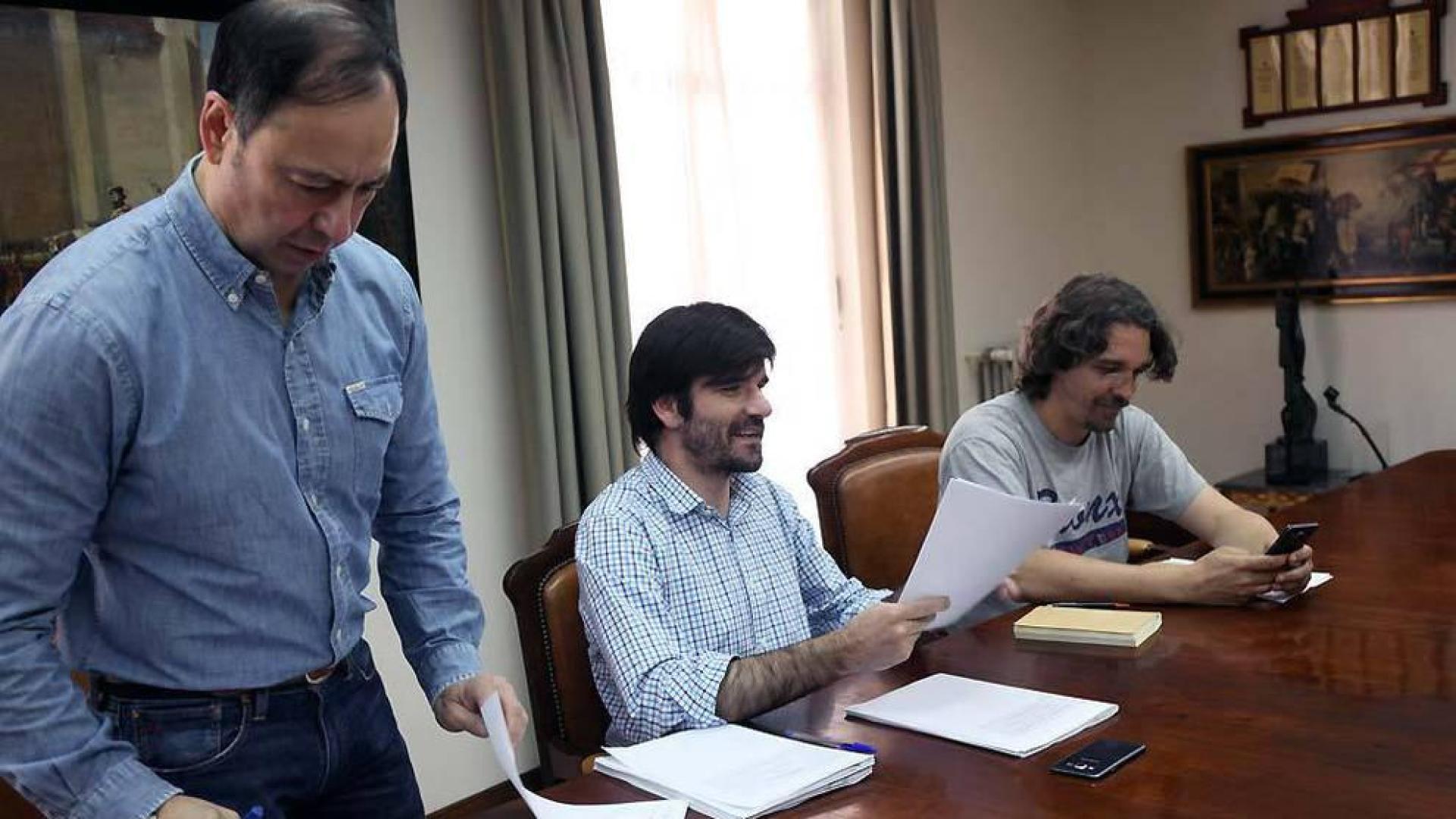 El tripartito de Tudela da marcha atrás y elegirá 'a dedo' directores de área