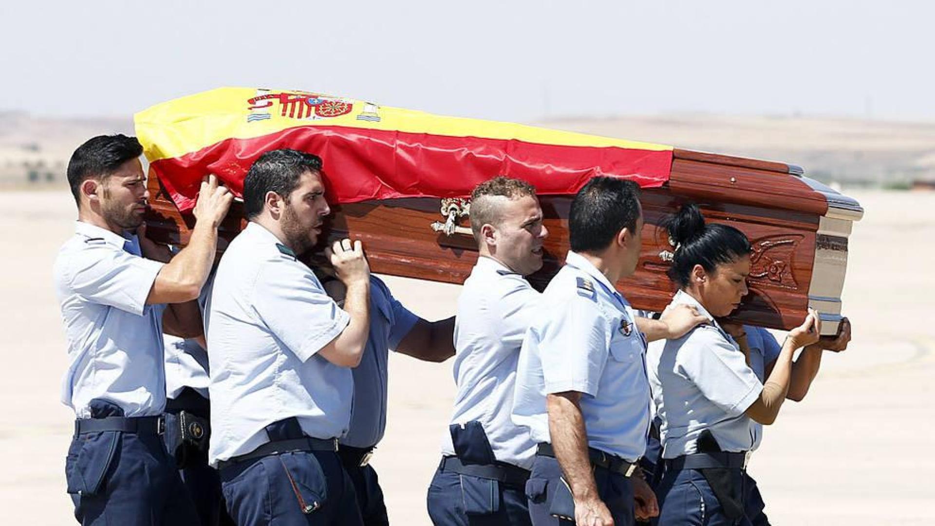 Llega a España el cuerpo de Ignacio Echeverría, que será enterrado este domingo