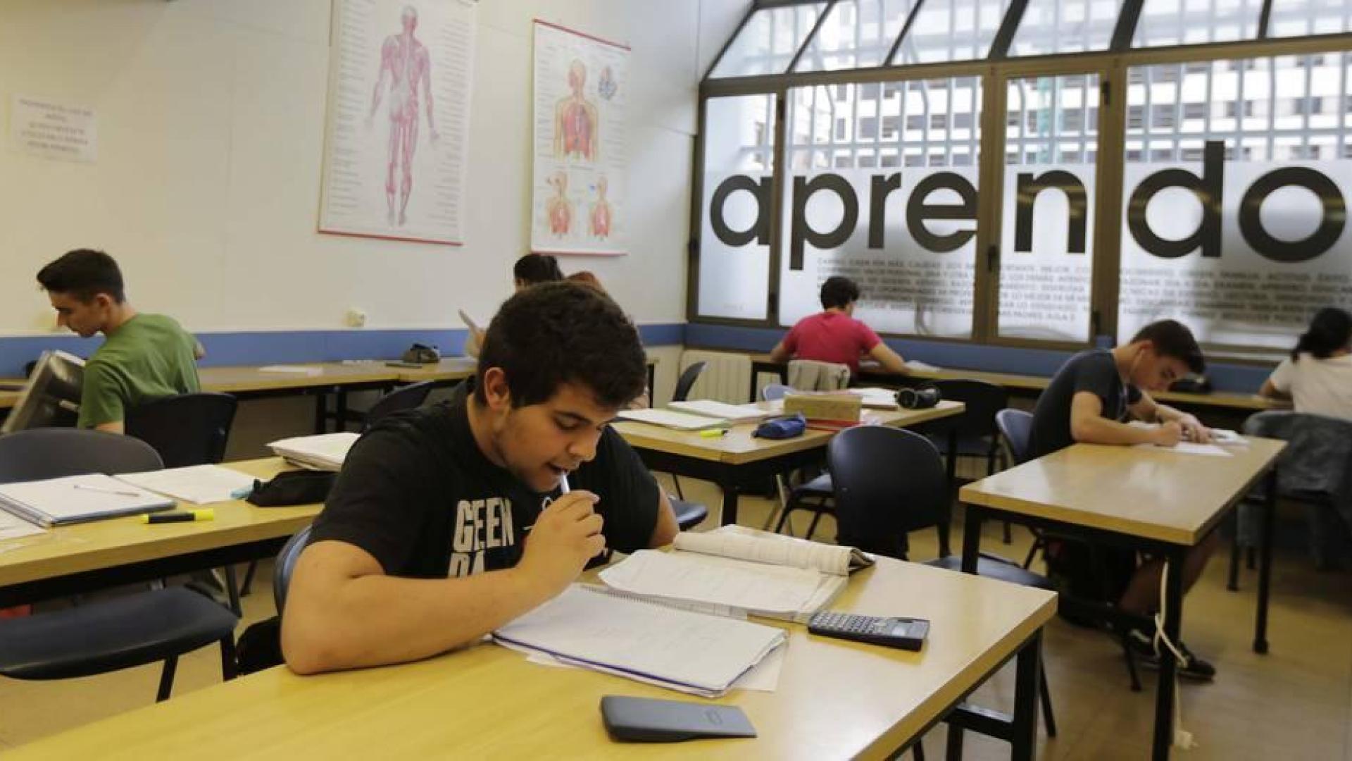 Las academias, con menos trabajo