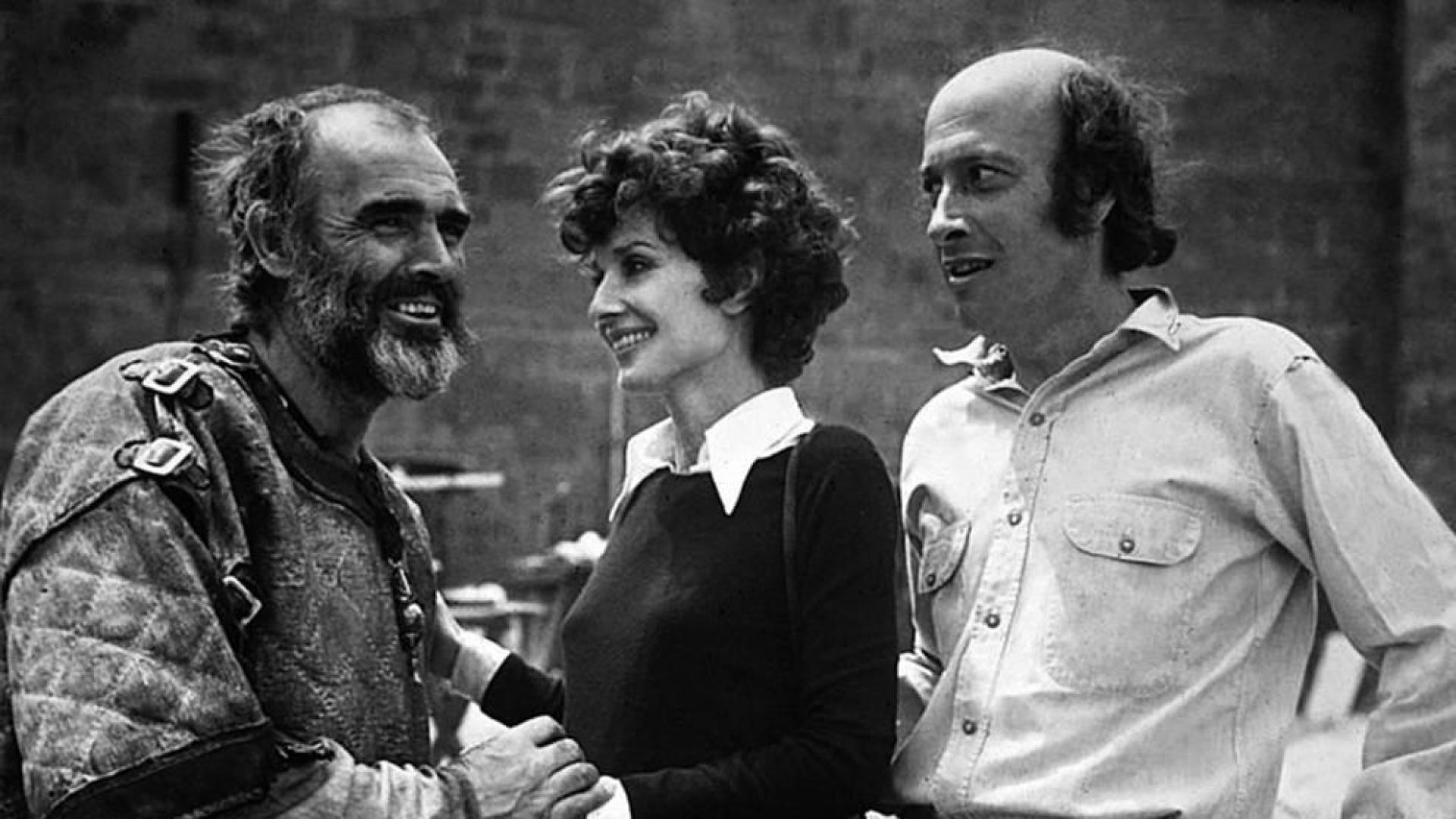 Sean Connery, Audrey Hepburn y el director Richard Lester durante el rodaje de Robin y Marian.