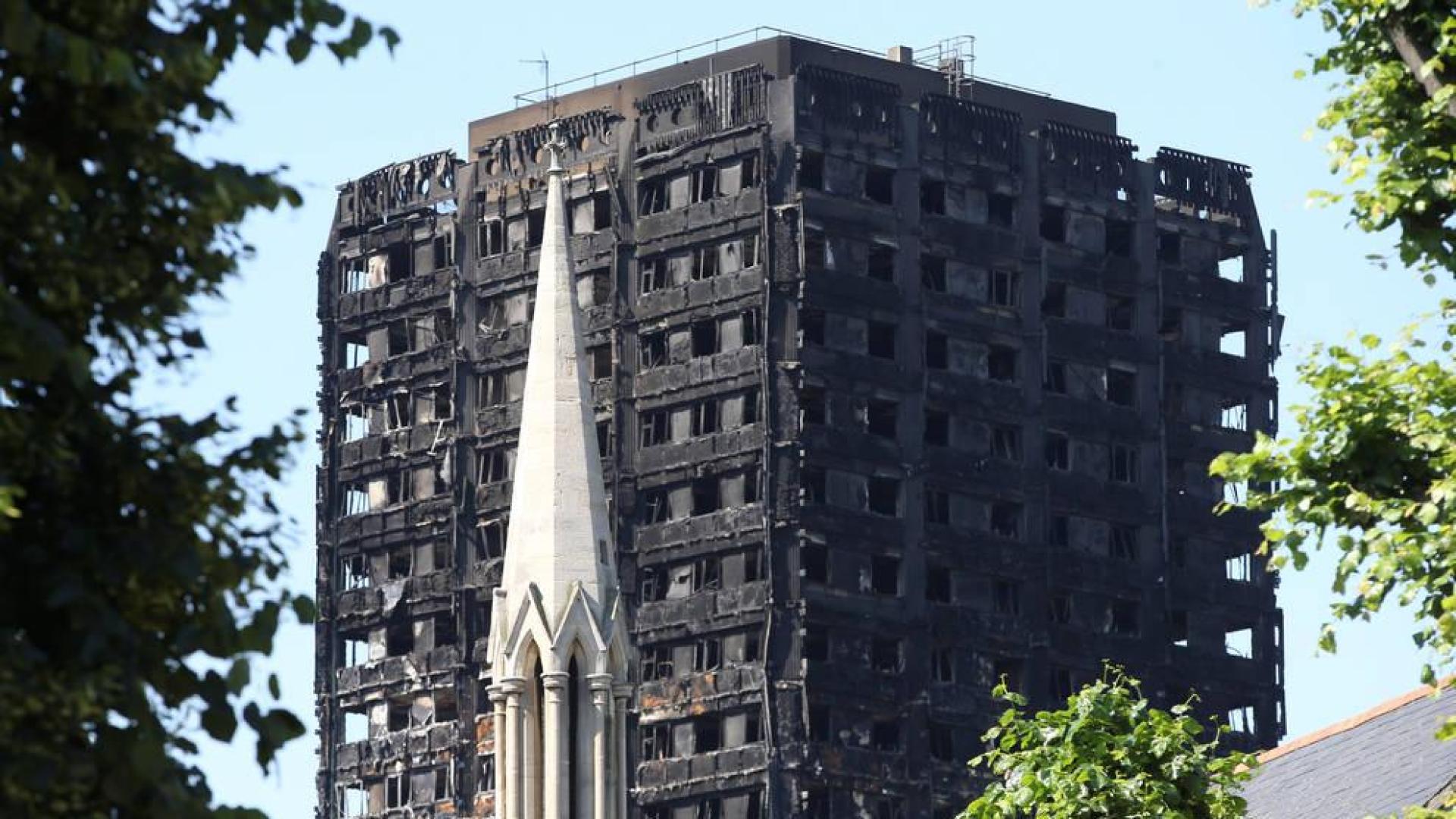 Se eleva a 79 el número de muertos o desaparecidos en el incendio de Londres