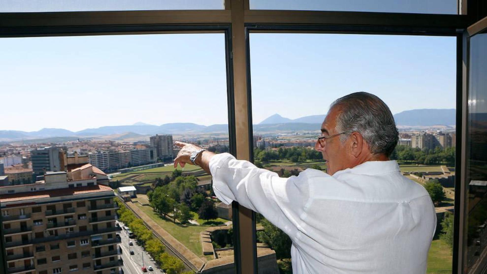 Los bomberos trabajan medidas excepcionales para bloques de 10 o más alturas