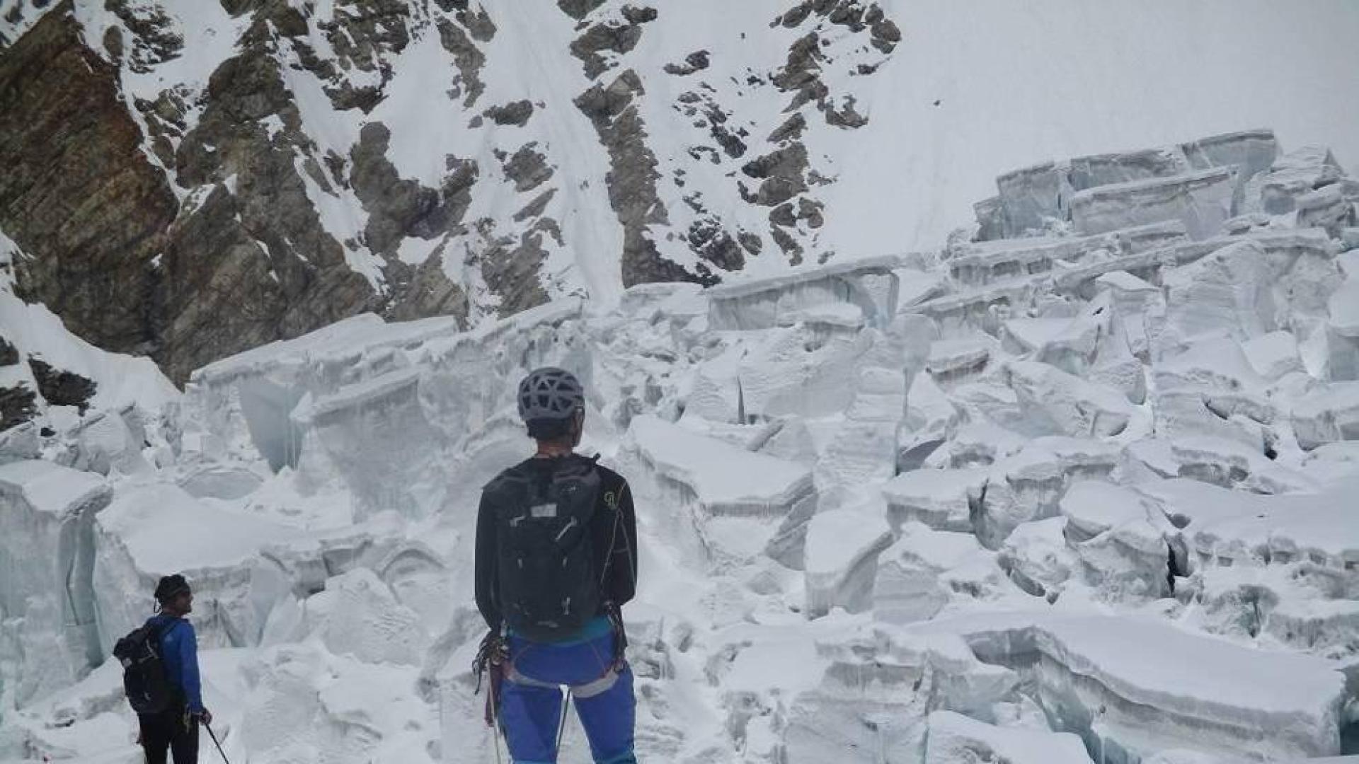 Mikel Zabalza y su grupo, pendientes del Nanga Parbat