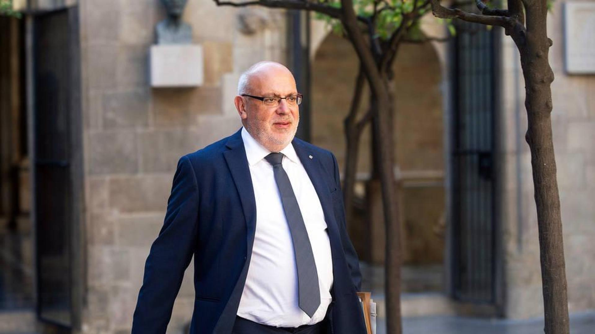 Puigdemont destituye a Jordi Baiget por dudar de que se celebre el referéndum catalán