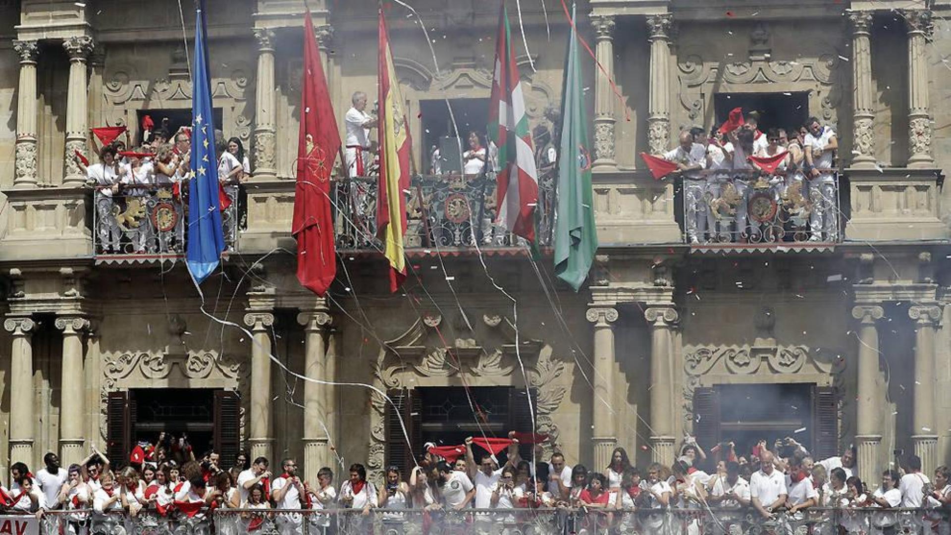 Uxue Barkos desea "normalidad, paz y alegría" en los Sanfermines