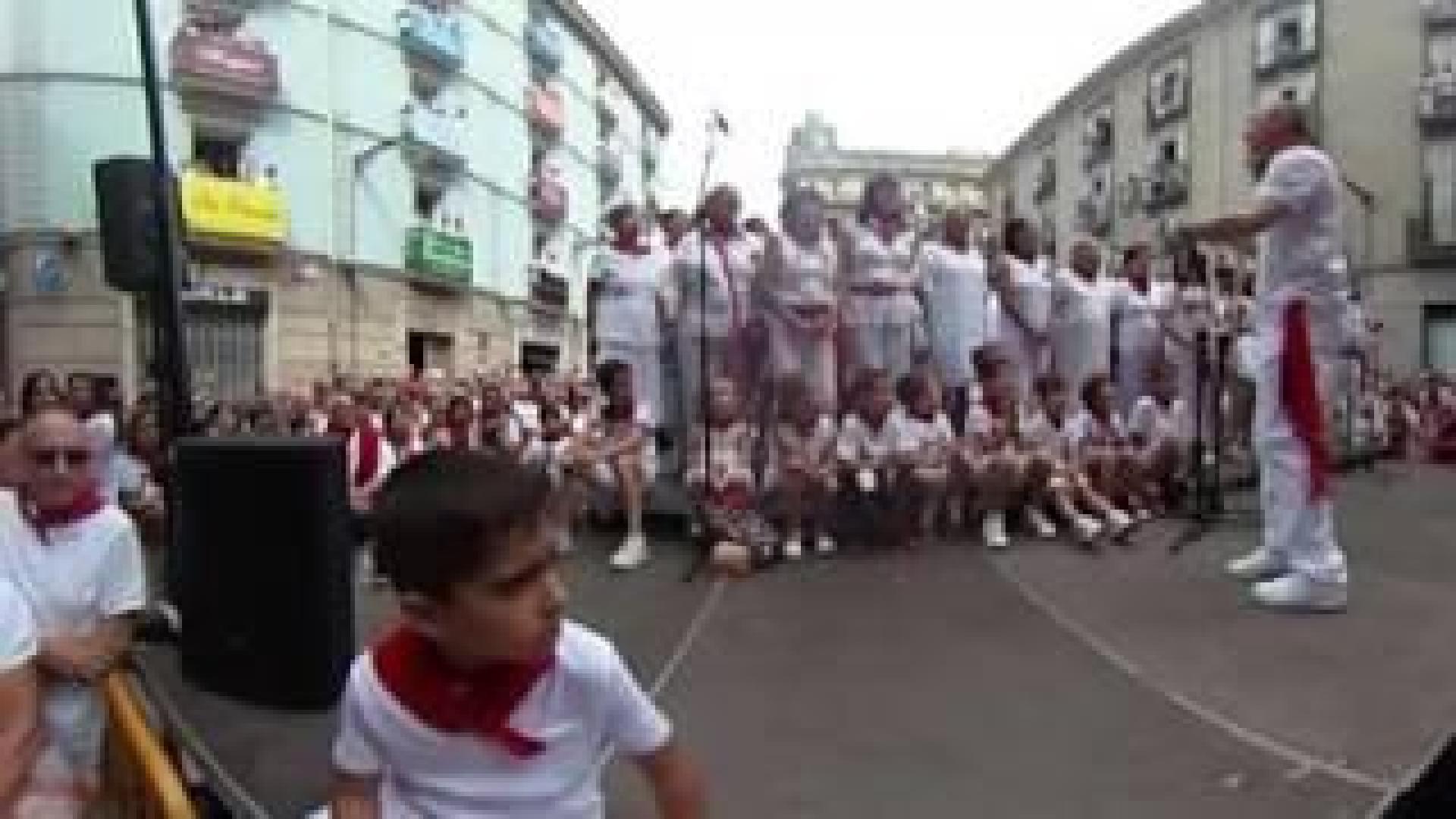 Vídeo 360º de la jota al Glorioso San Fermín durante la Procesión