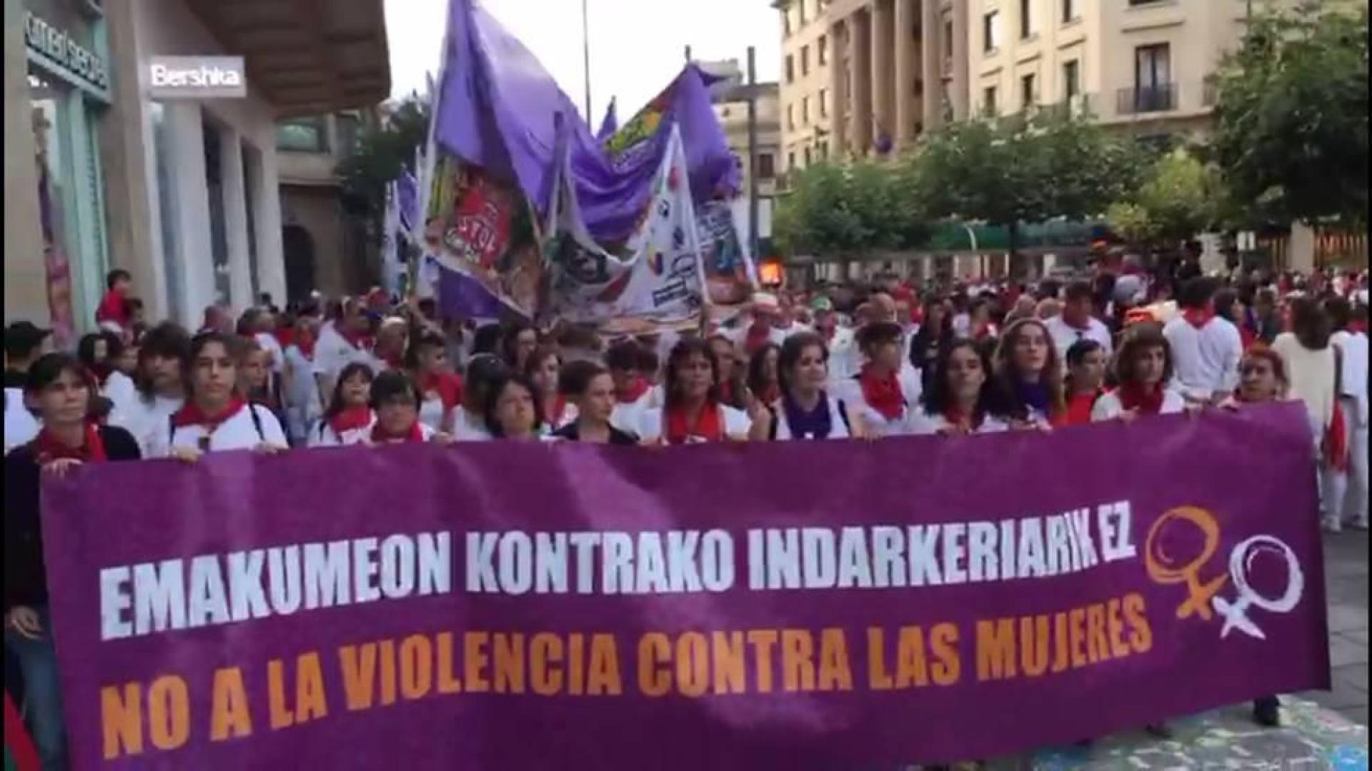 Las peñas se manifiestan contra las agresiones sexistas