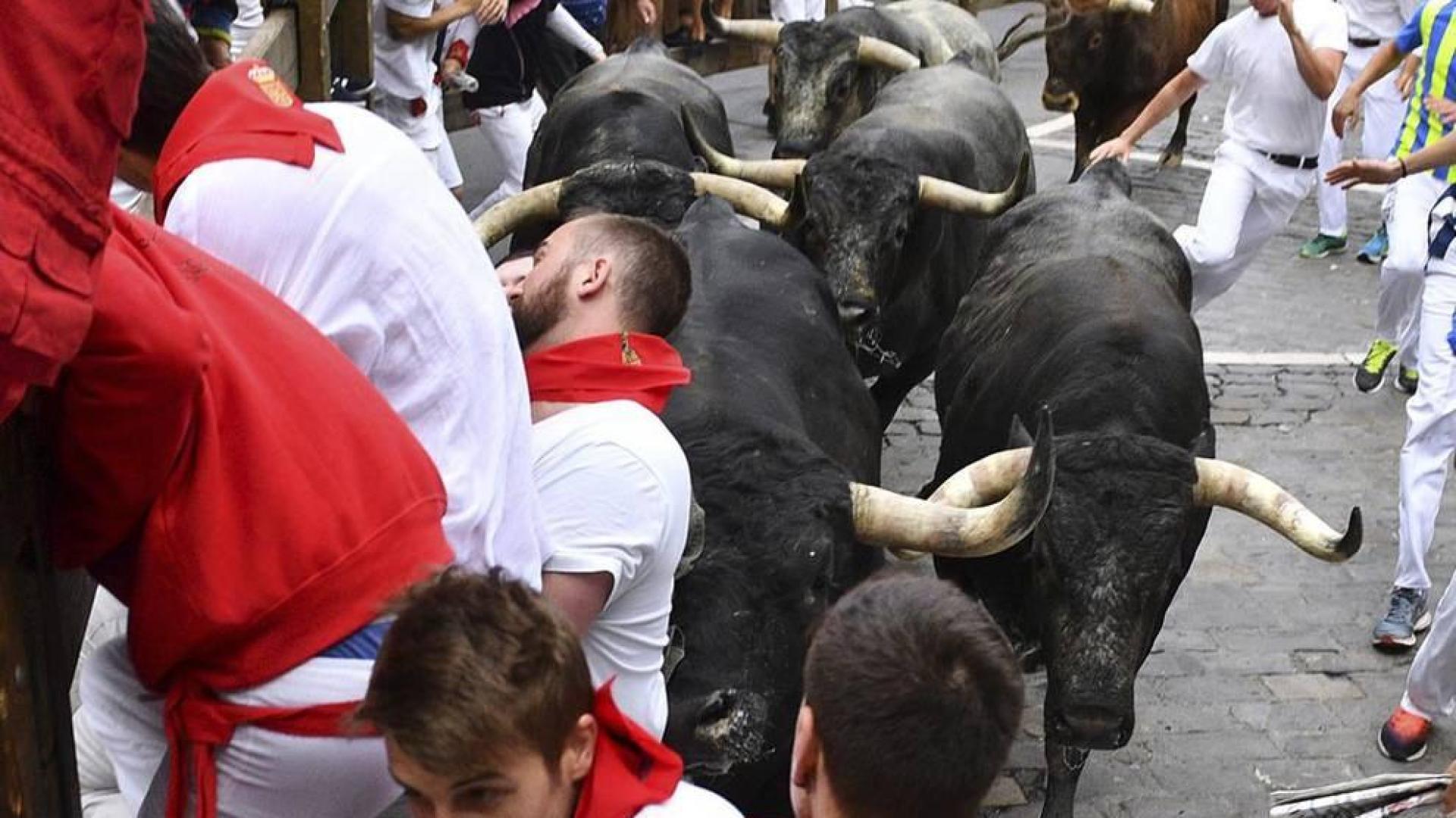Nueve trasladados con traumatismos tras el encierro de Miura de San Fermín