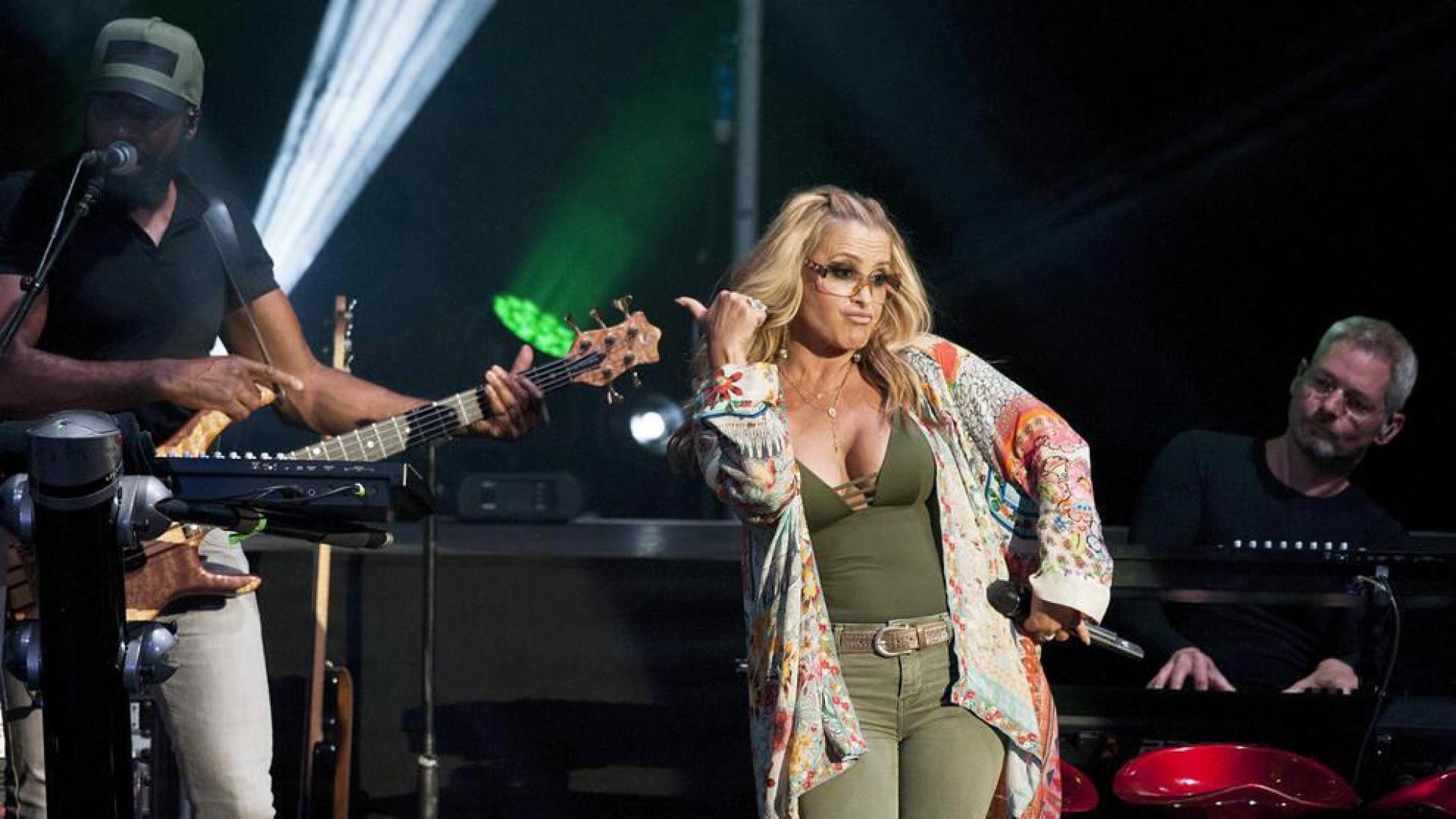 Anastacia enamora a Cap Roig con su simpatía y talento