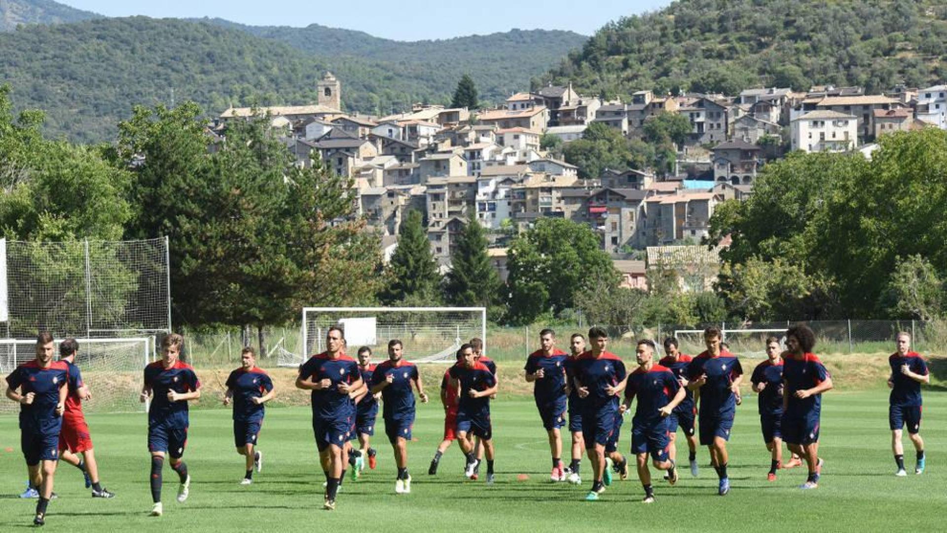 Imágenes de la primera sesión de entrenamiento de Osasuna en Boltaña
