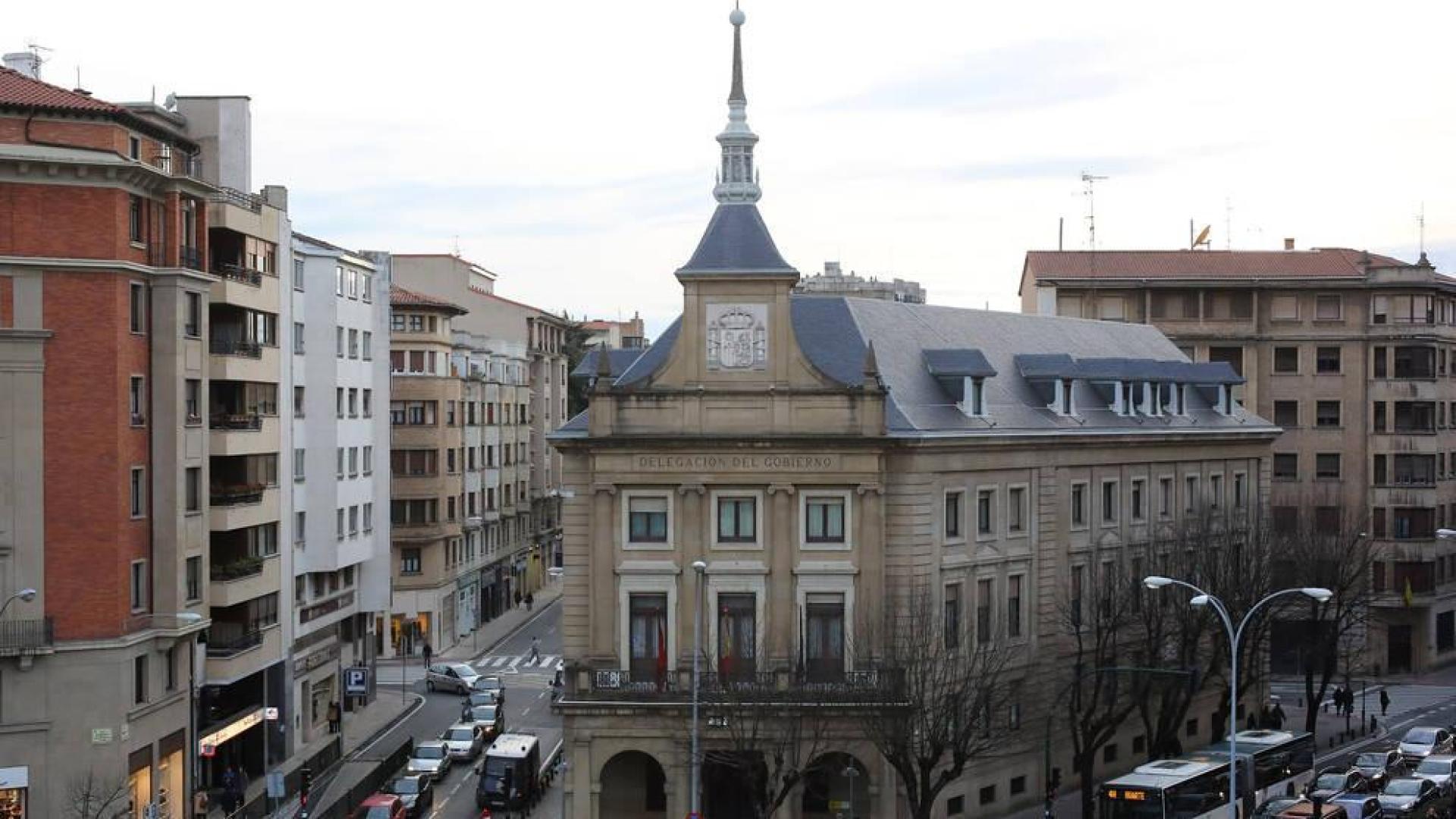 La Delegación ya ha denunciado a seis localidades por la ikurriña