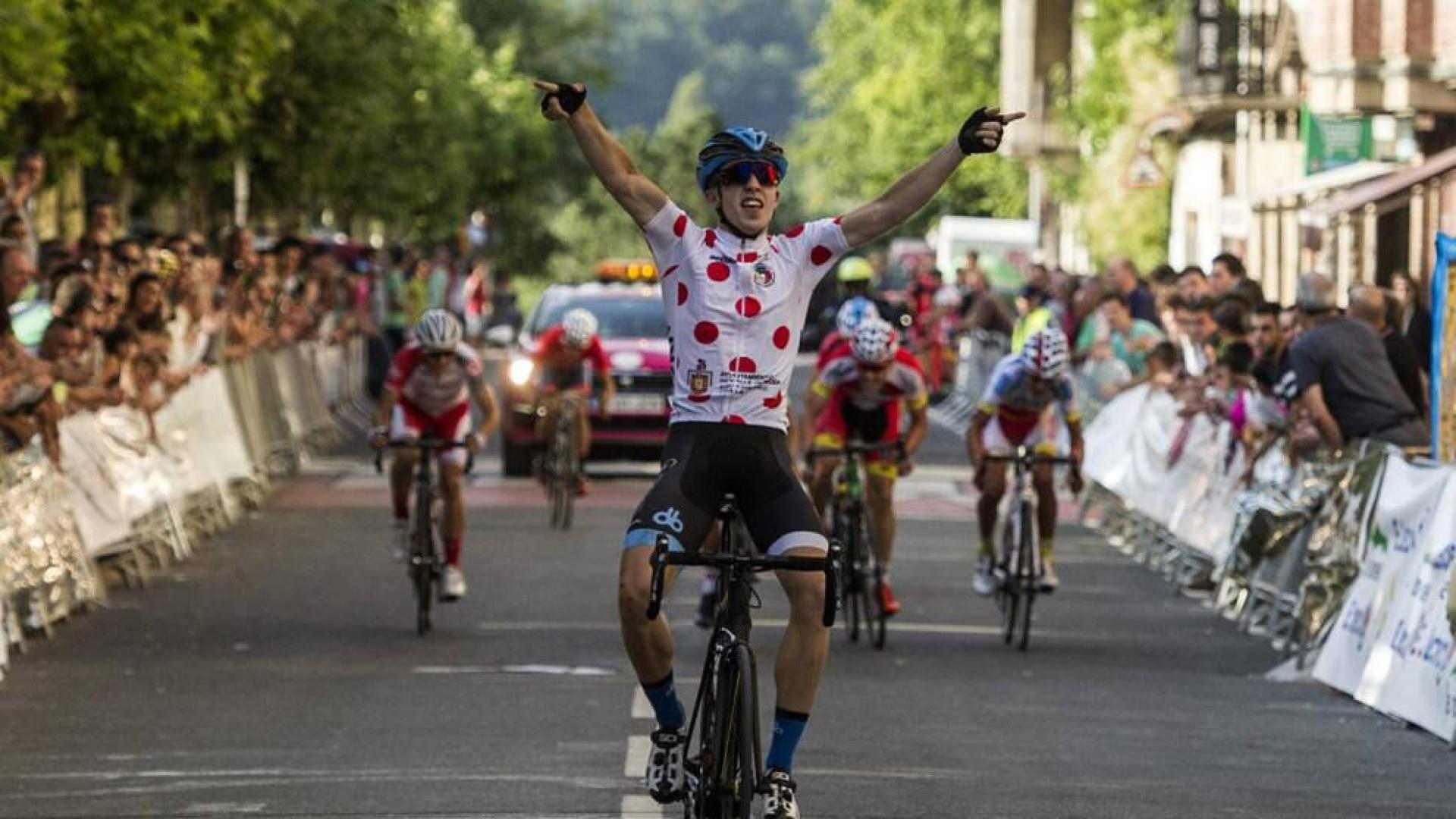 Semperena ganó en Etxarri Aranatz y es líder de la general, montaña y regularidad