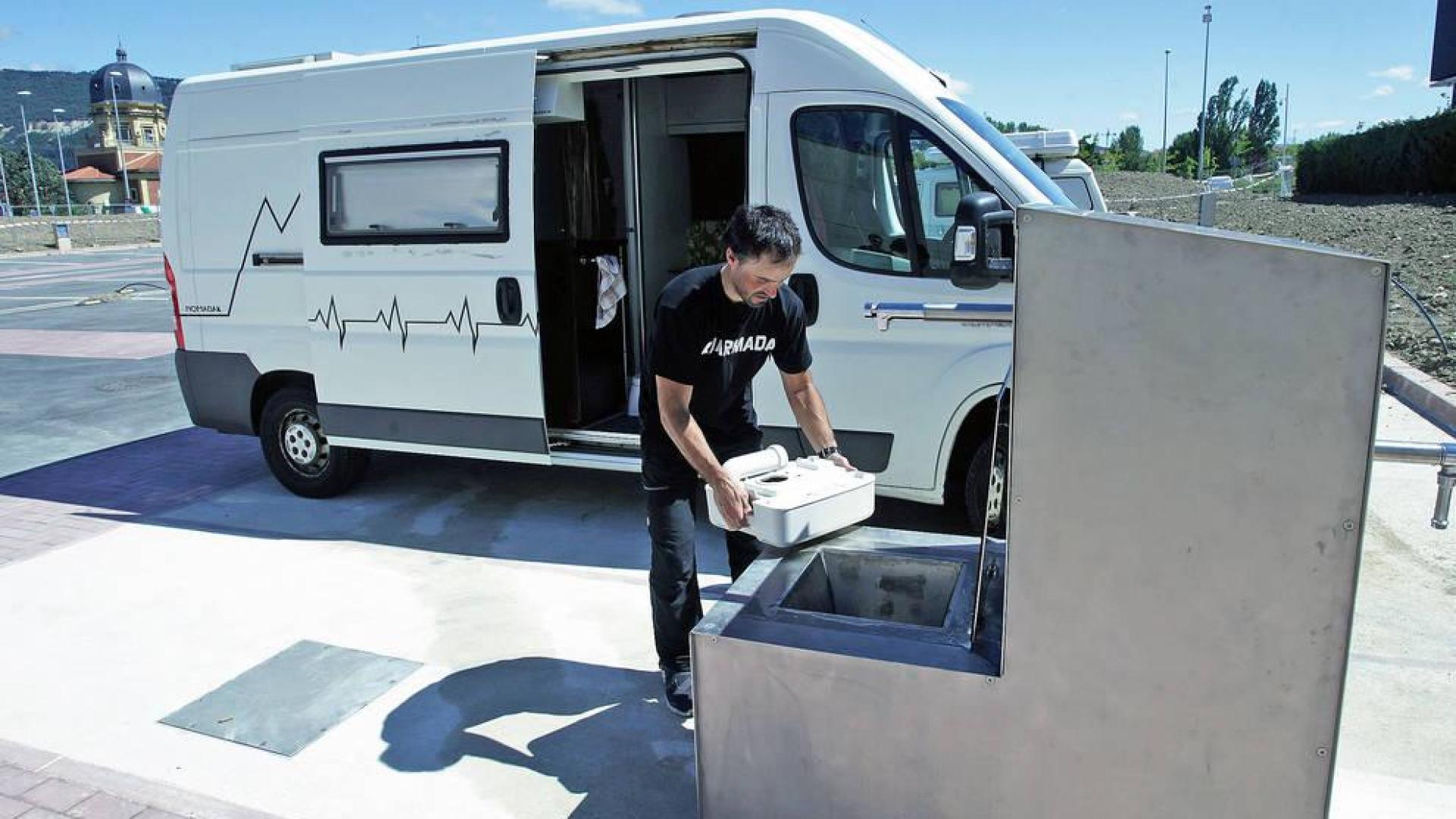 El parking de autocaravanas de Trinitarios arranca con discreción