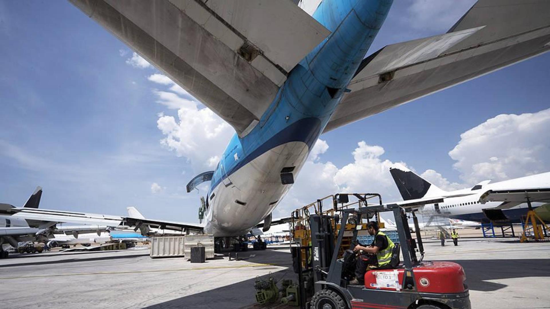 El aeropuerto de Teruel, el 'parking' de aviones más grande de Europa