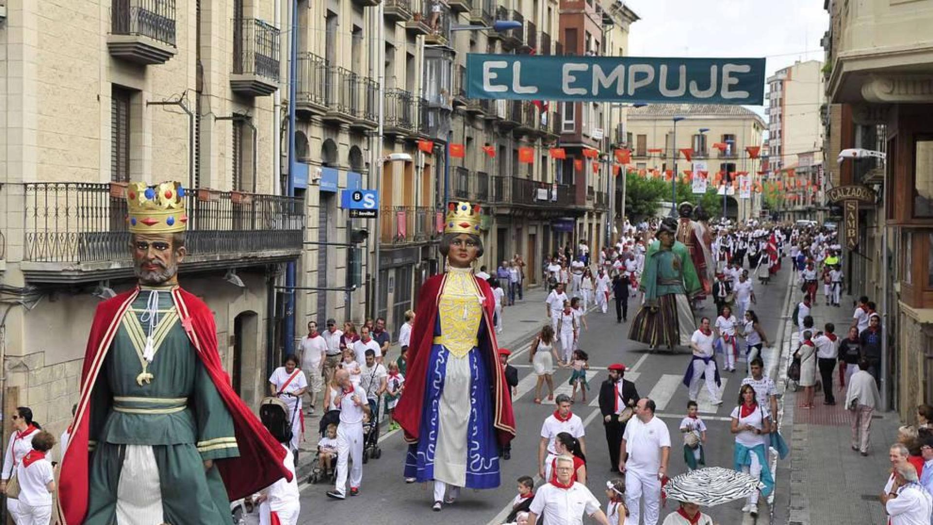Imágenes del día grande de las fiestas de Tafalla, en honor a la Virgen de la Asunción.