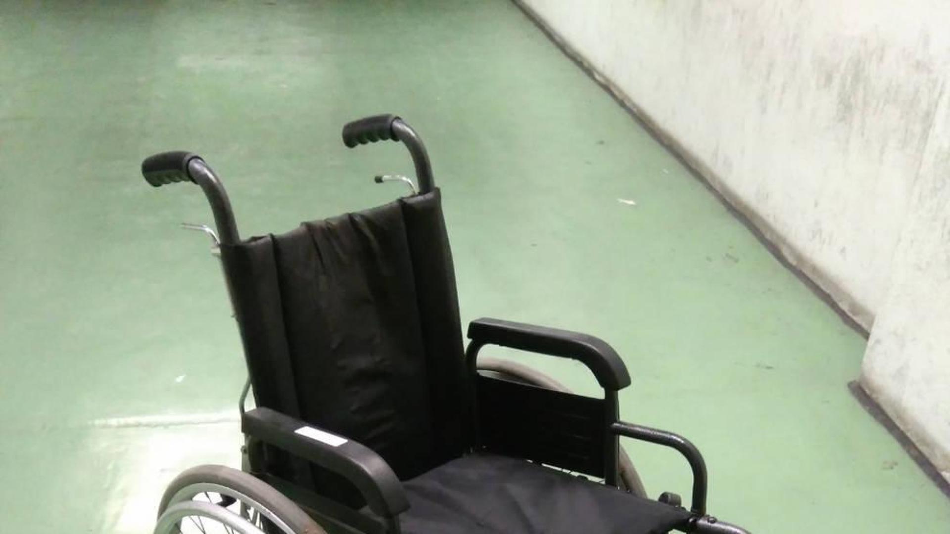 Incautada una silla de ruedas a un menor de 16 años a las 4 de la madrugada