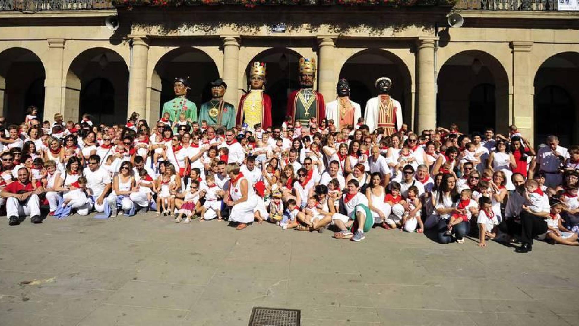 Imágenes del encierro y de diversos actos de la jornada dedicada a los niños.