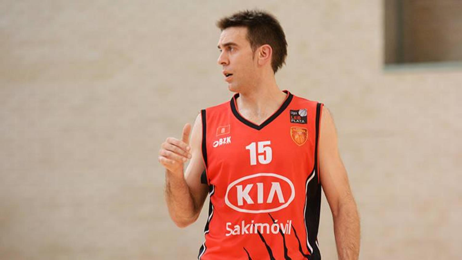 Iñaki Narros continuará en el Basket Navarra una temporada más
