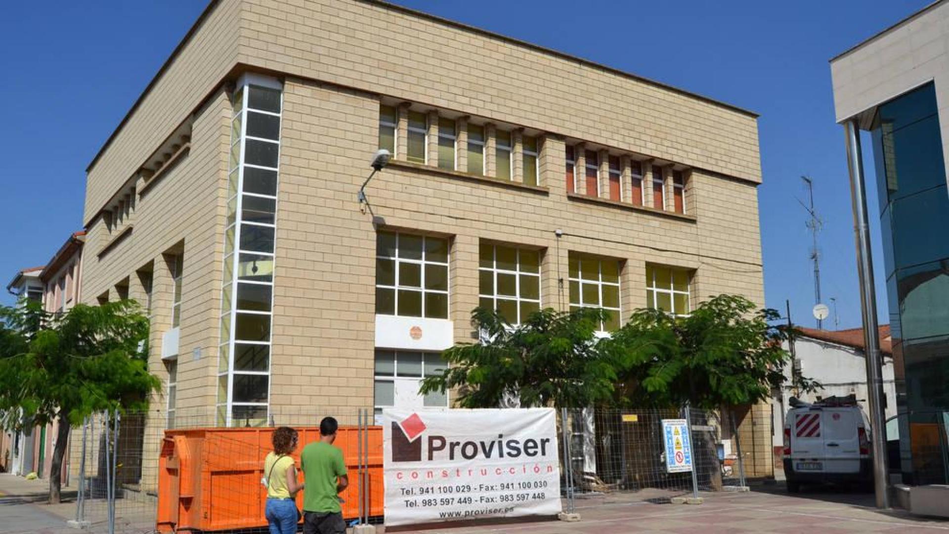 Ayer comenzaron las obras de remodelación de la casa de cultura de Sartaguda.