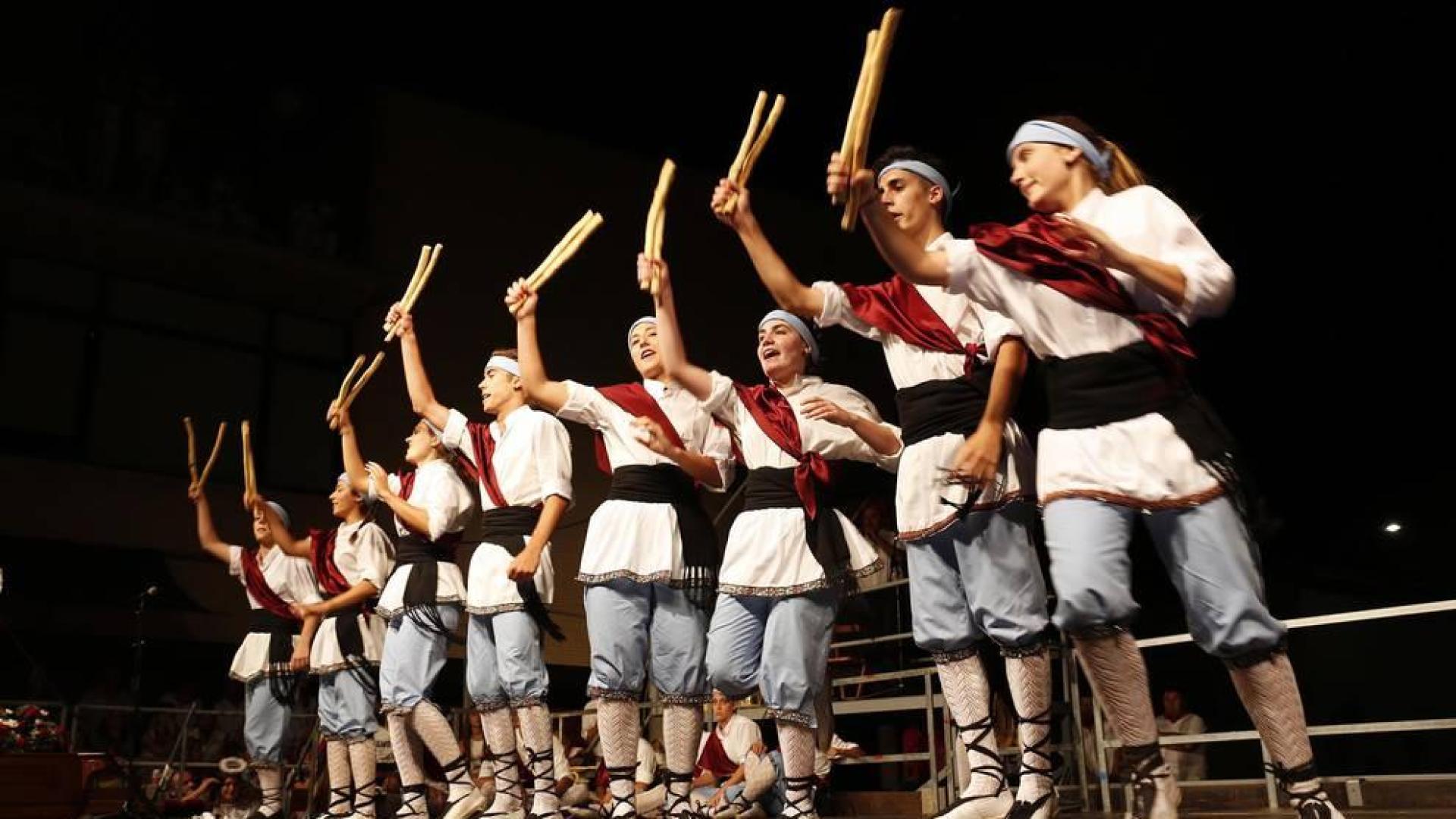 El paloteado de fiestas de San Bartolmé en Ribaforada