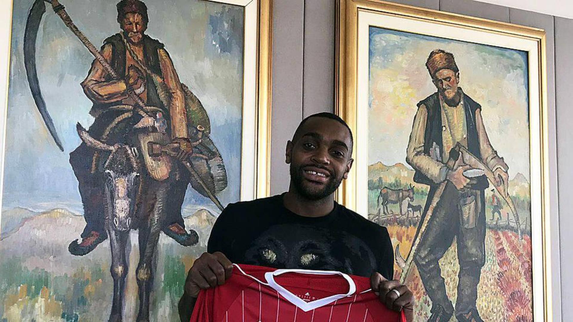 Raoul Loe encuentra nuevo equipo tras salir de Osasuna este verano