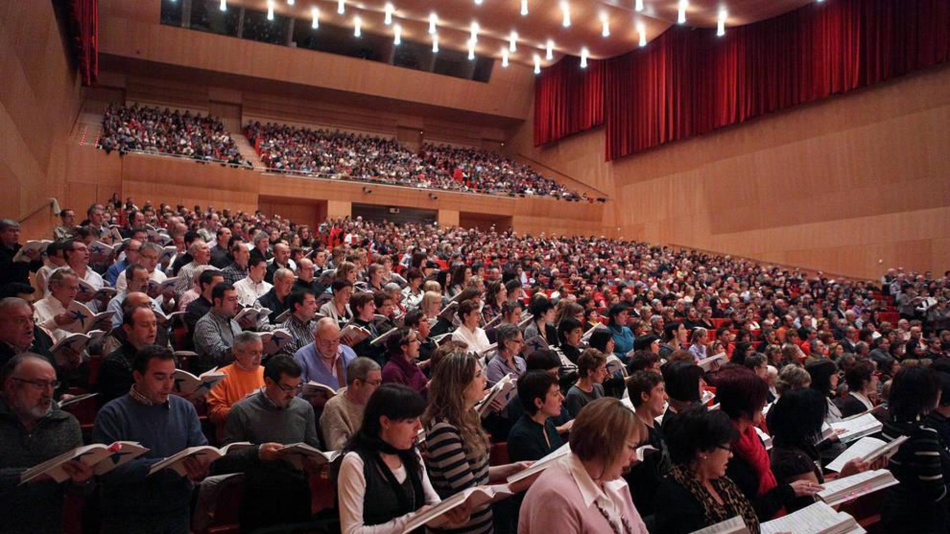 Una Navarra que canta, toca y actúa