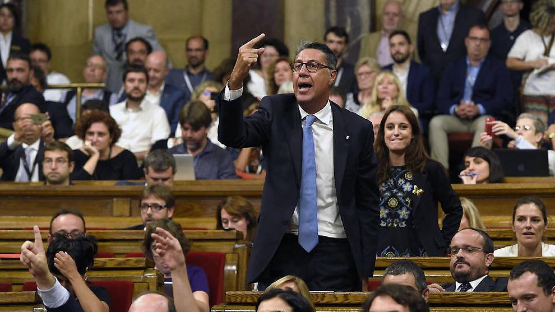 El Parlament acuerda tramitar la Ley de Referéndum en medio de una gran bronca