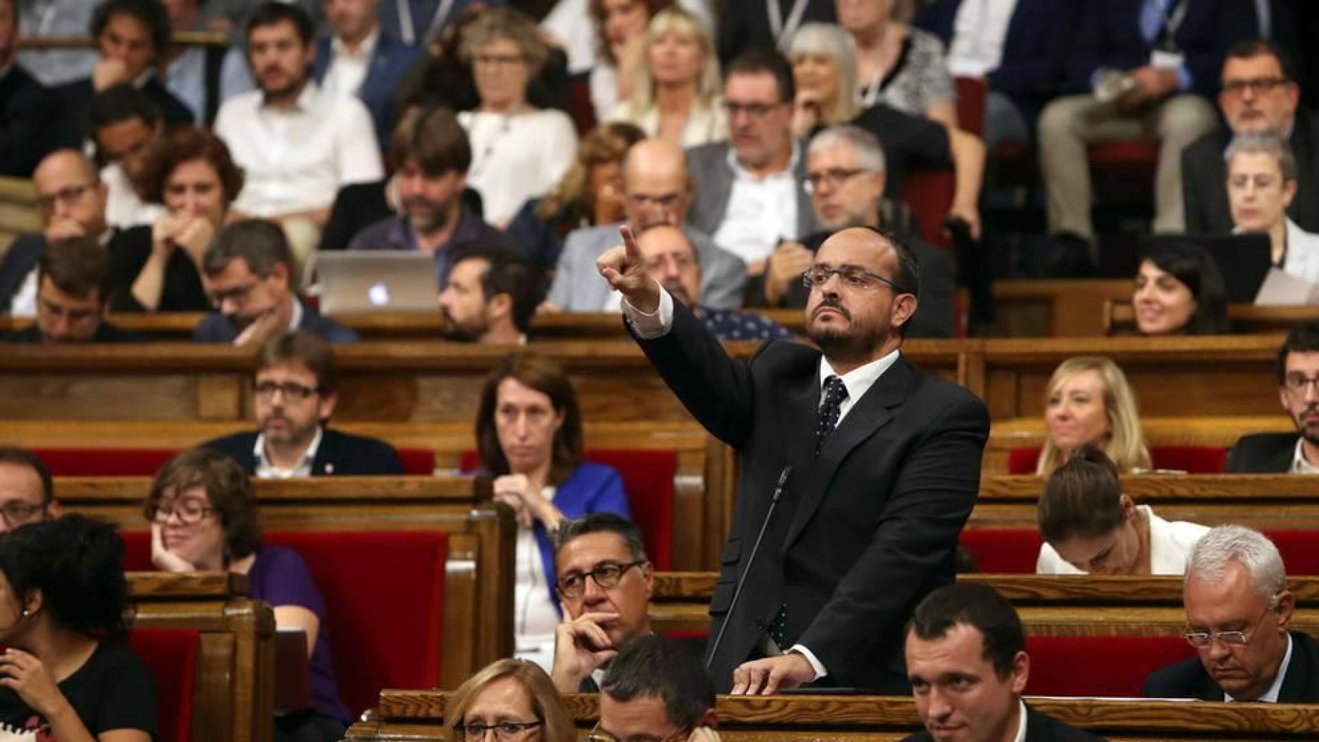 La publicación oficial de la ley del referéndum desata la polémica en el Parlament
