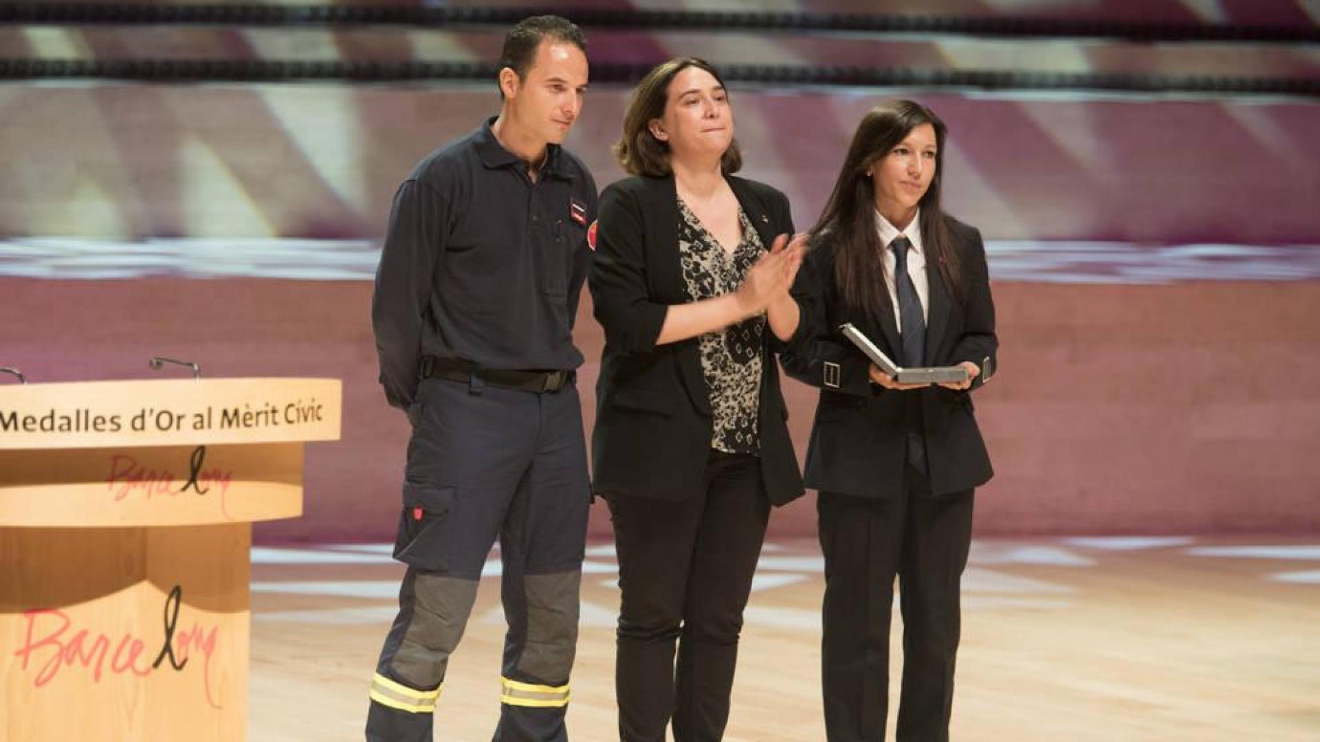 Colau pide al Govern que le aclare cómo logrará la participación sin poner en riesgo a los funcionarios