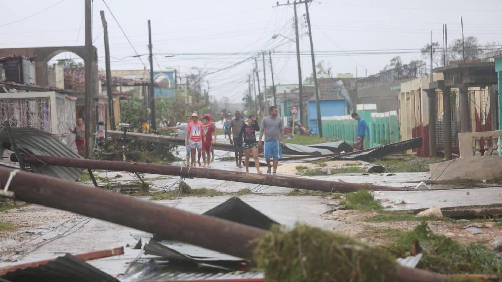 Irma apunta ahora al oeste y obliga a más evacuaciones en Florida