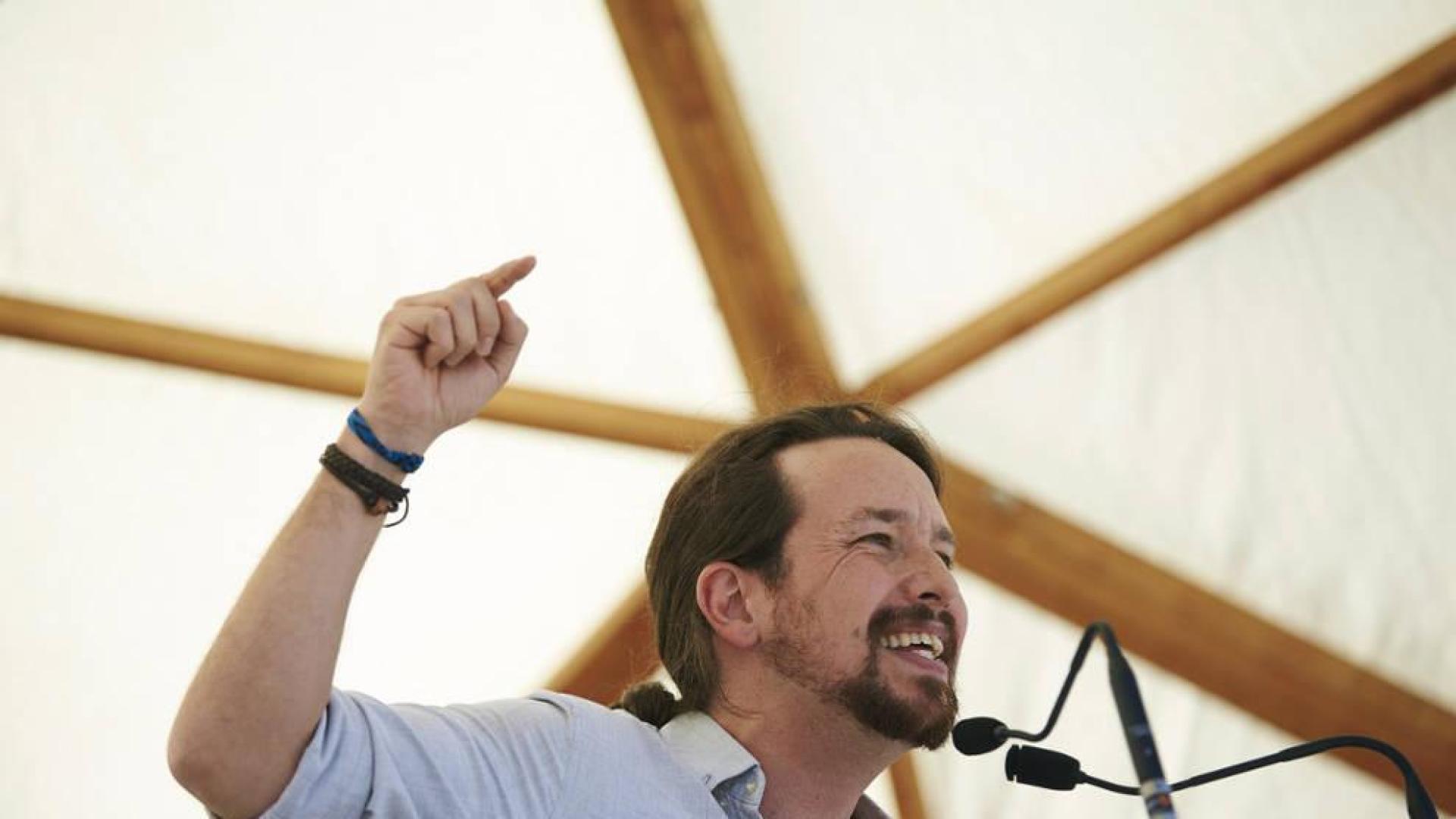 Iglesias grita "Viva Cataluña libre y soberana" y llama a ERC y PSOE a echar al PP