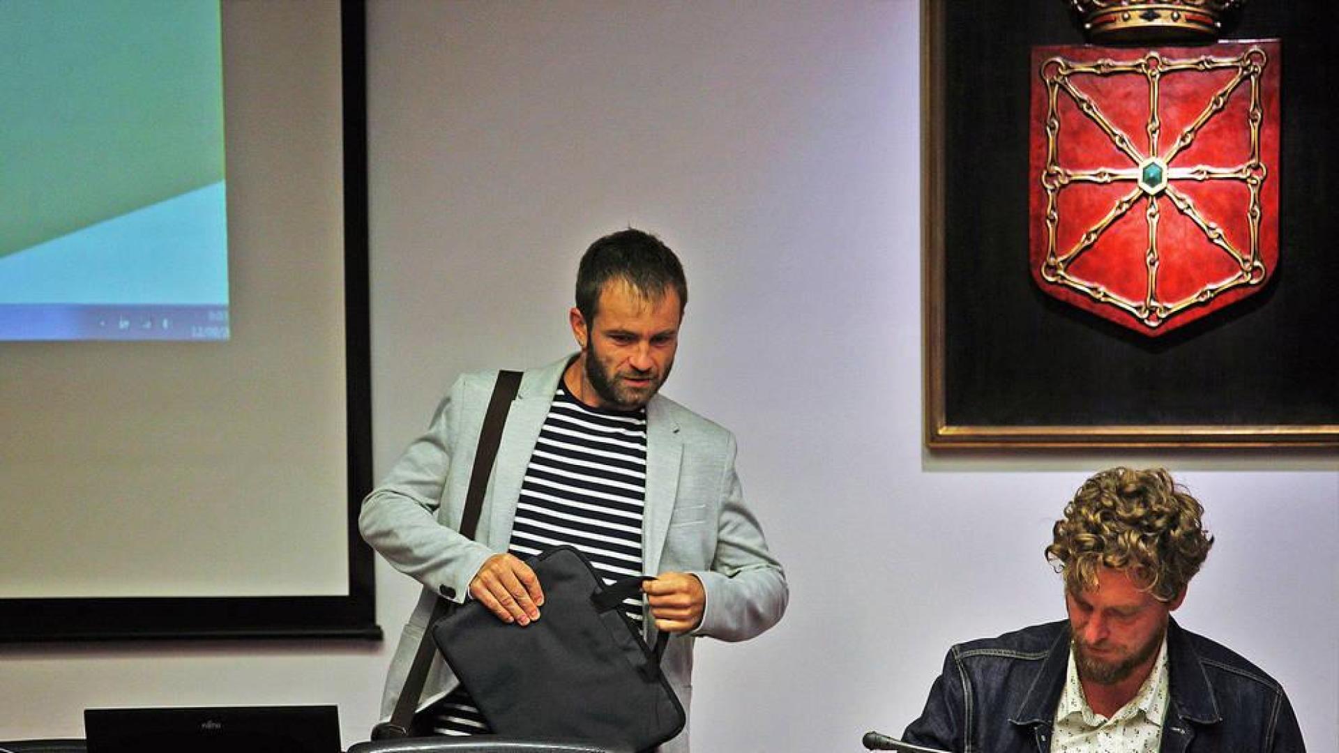 Leoz lleva al Parlamento Oncineda entre críticas por su uso político