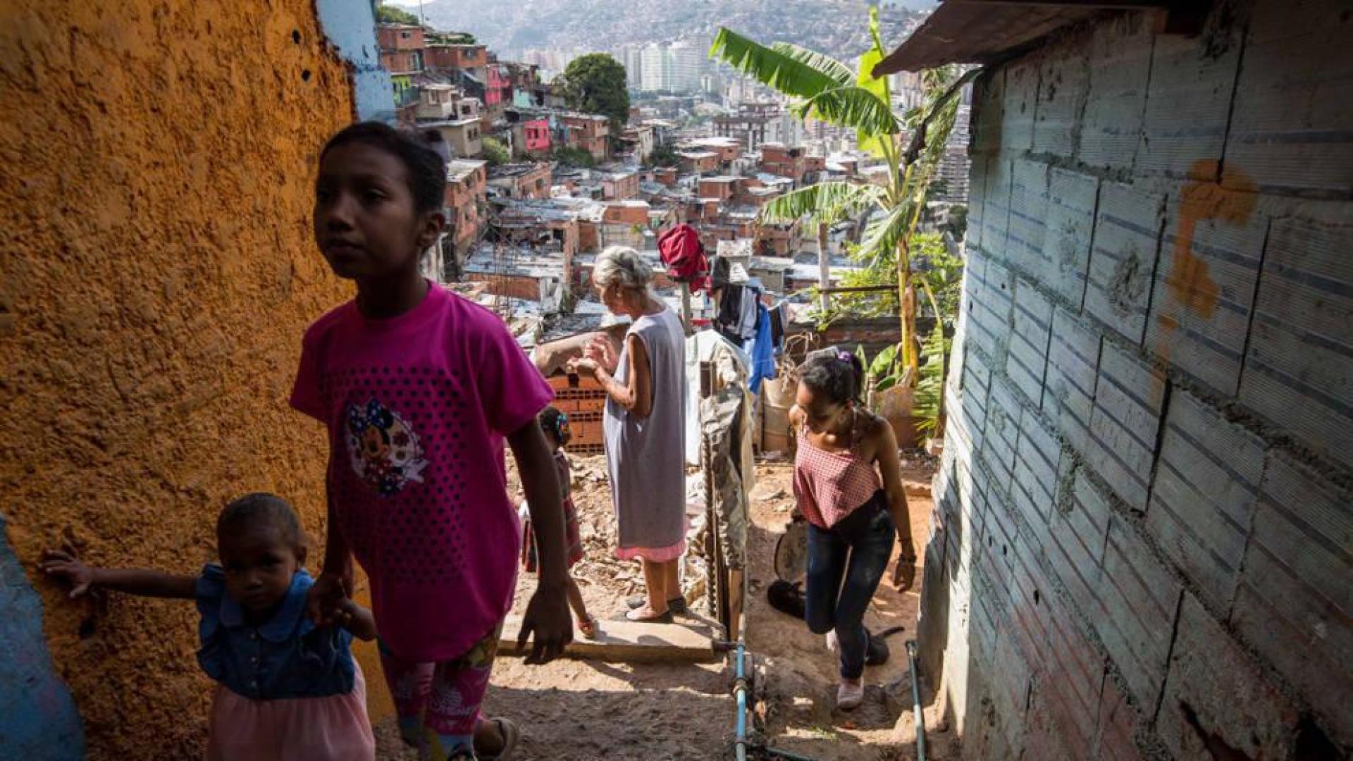 La muerte de niña reabre debate sobre extrema pobreza en Bolivia