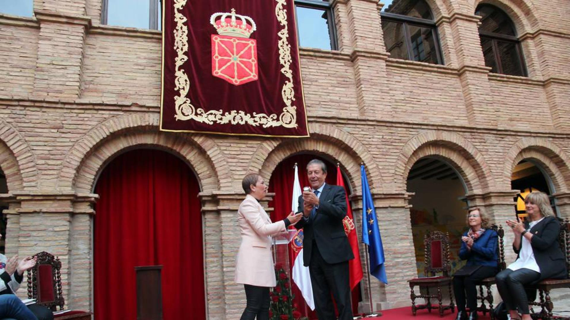 Homenaje a Mayor Zaragoza en Tudela por su labor por la paz
